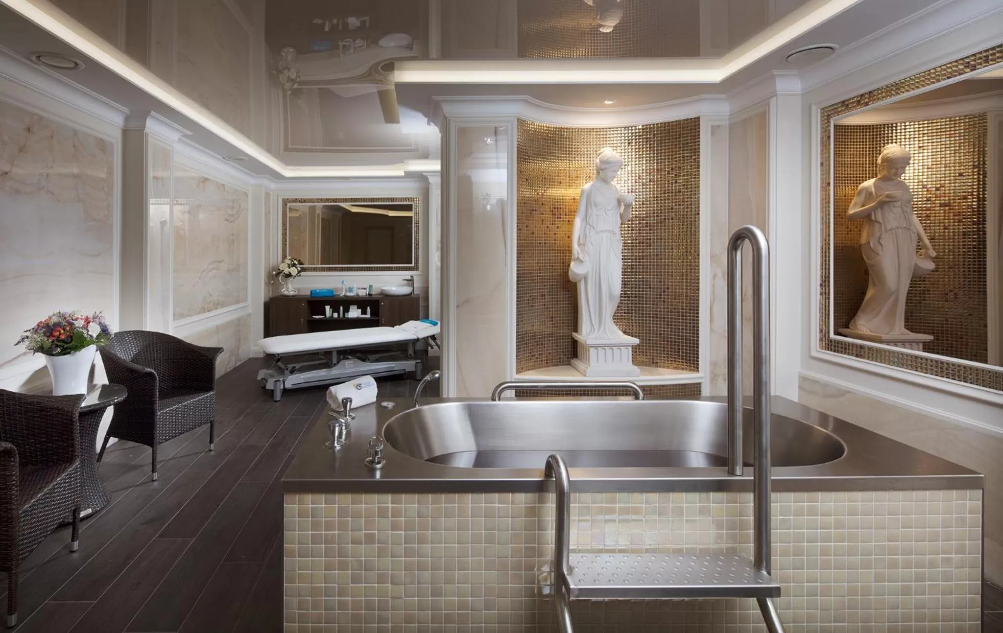 Massage in Chateau Monty Spa Resort