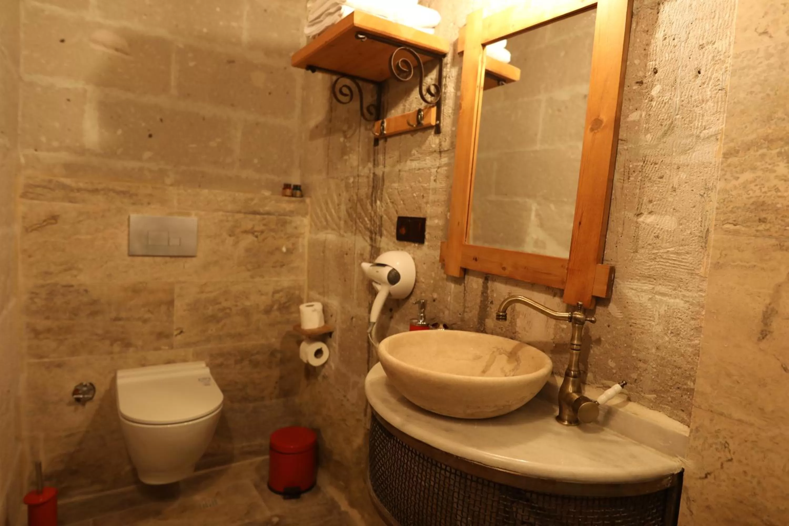 Shower, Bathroom in Atax Cave Hotel