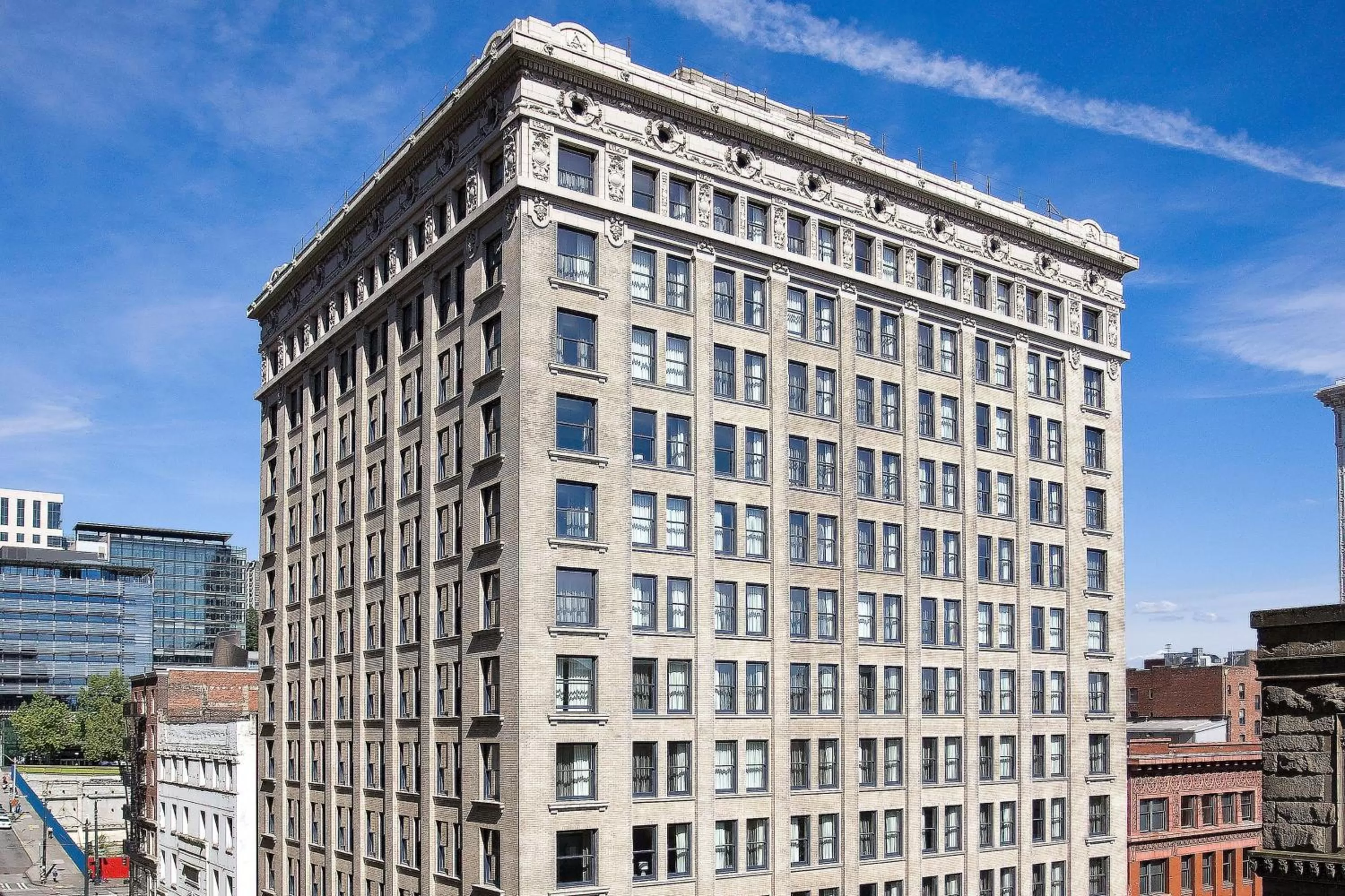 Property building in Courtyard Seattle Downtown / Pioneer Square