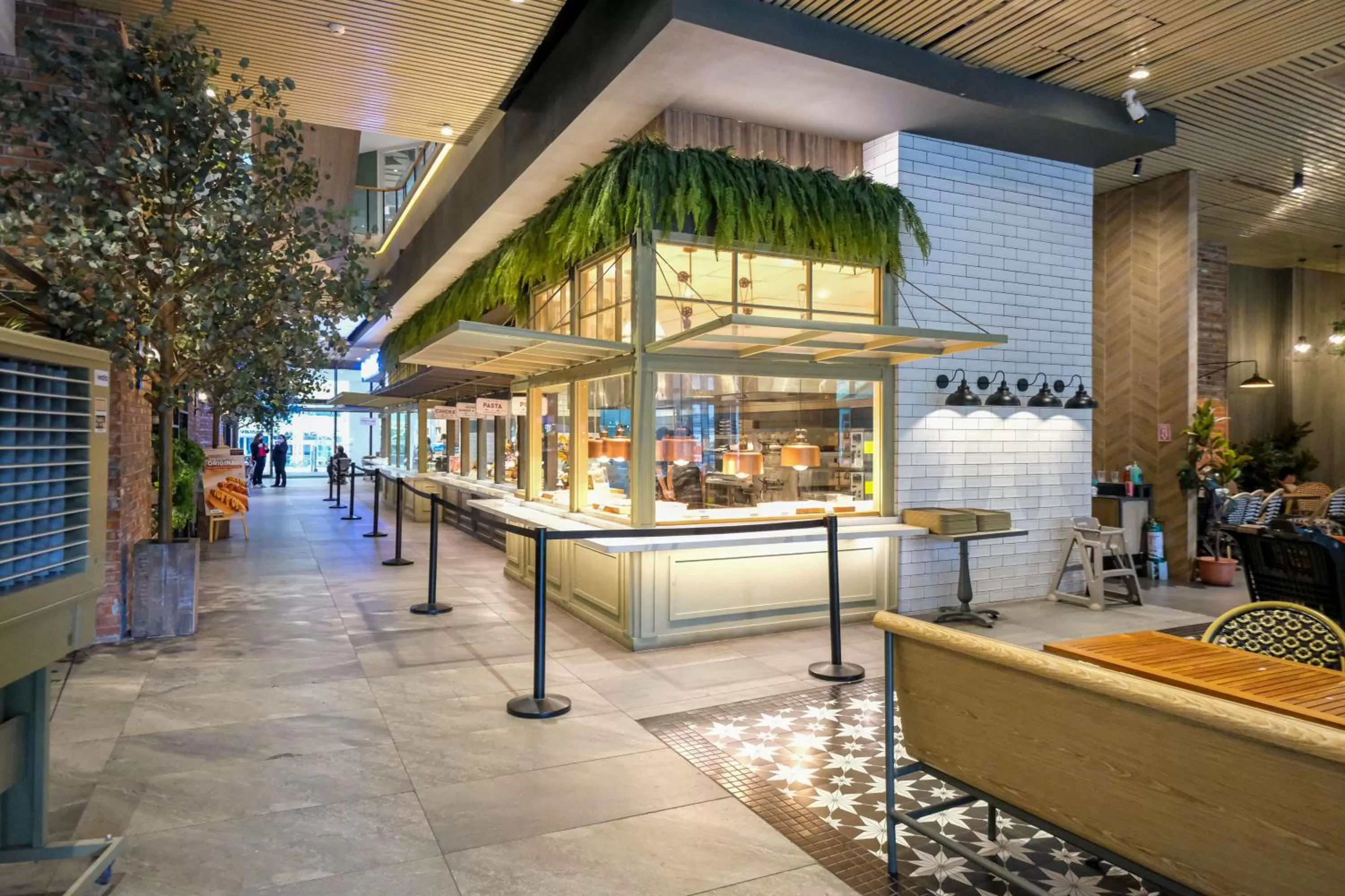 Restaurant/places to eat in 1BR Suite in Uptown BGC