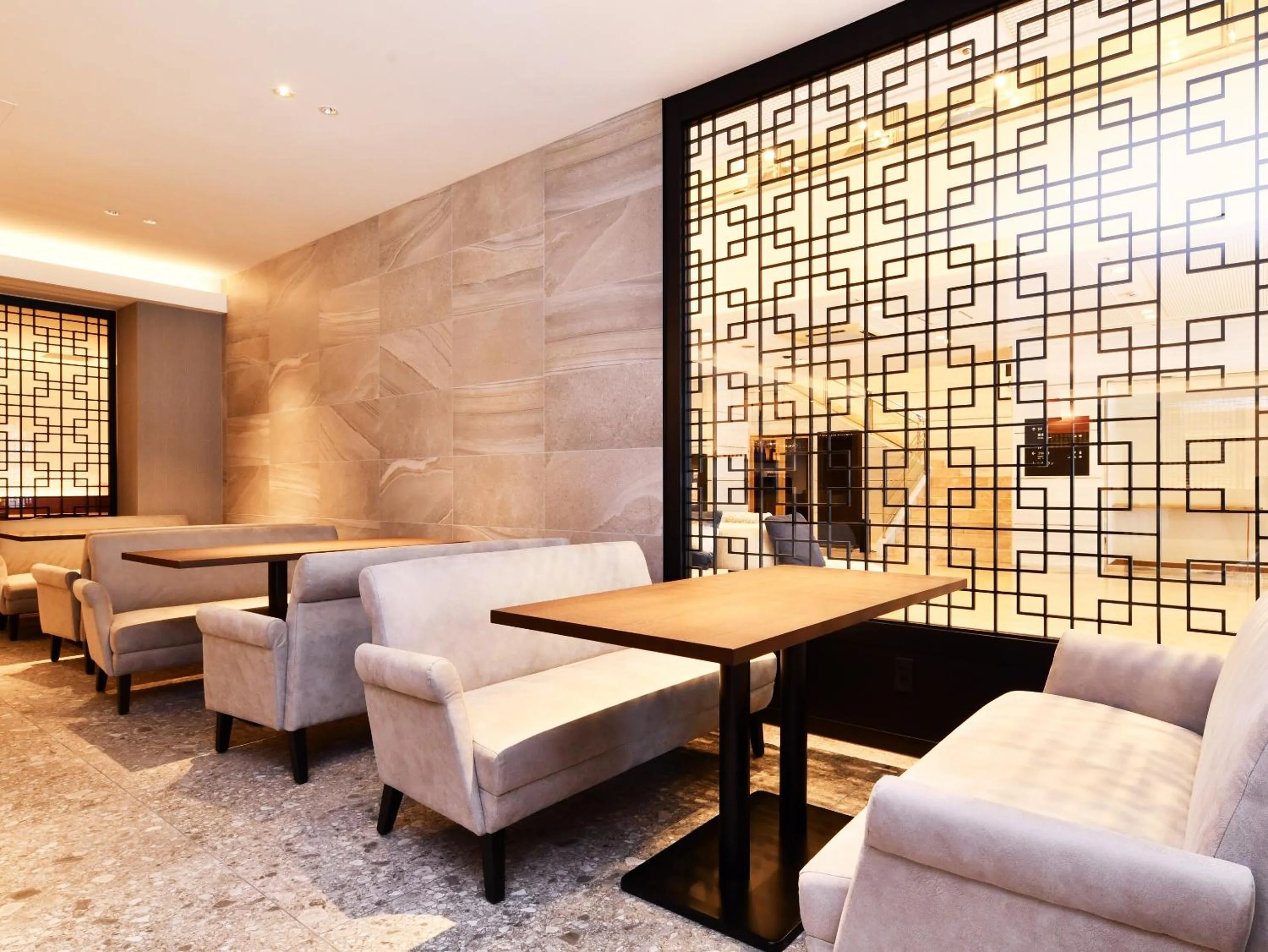 Restaurant/places to eat in ART Hotel Oita