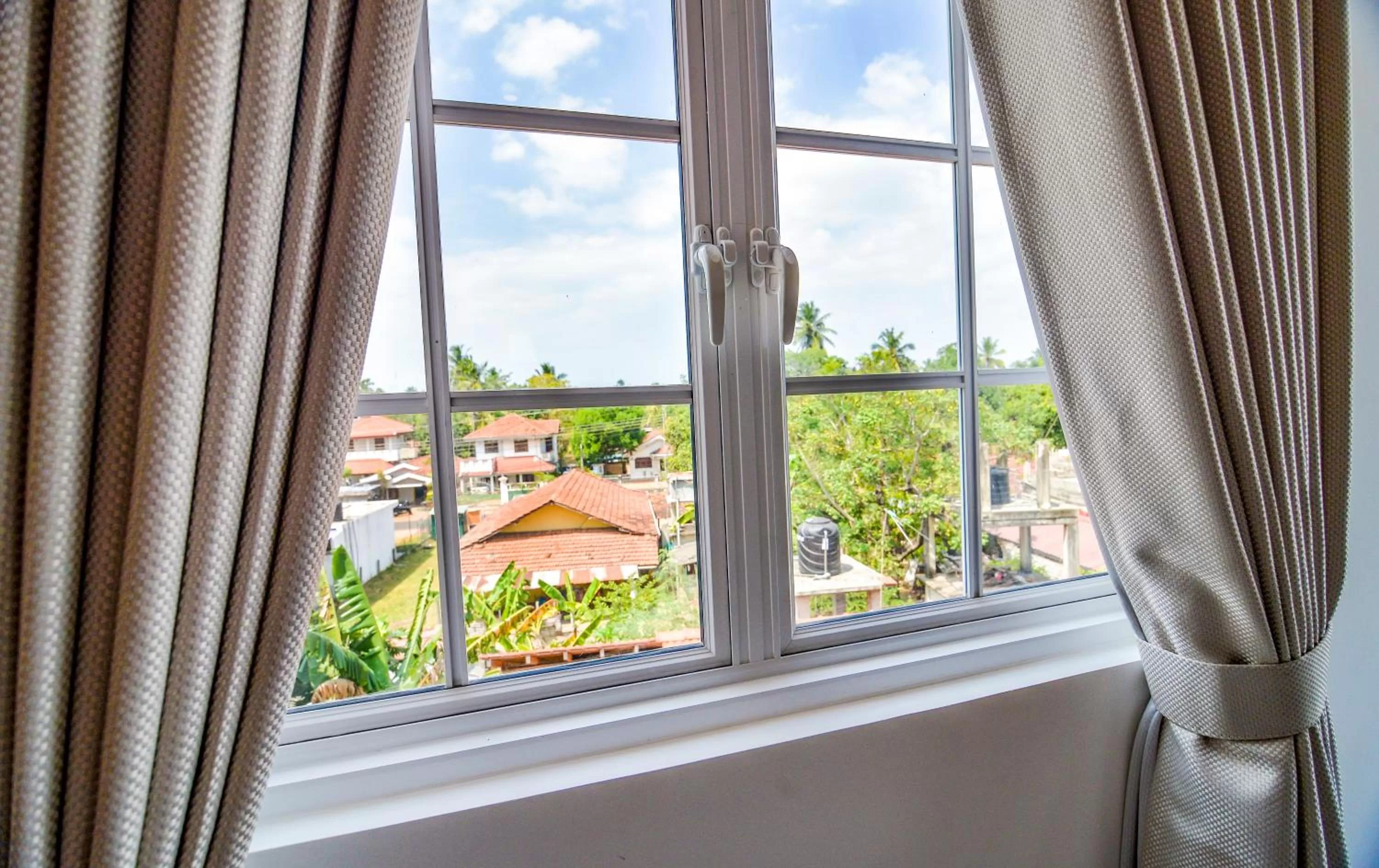 Nearby landmark, View in Negombo New Queen's Palace