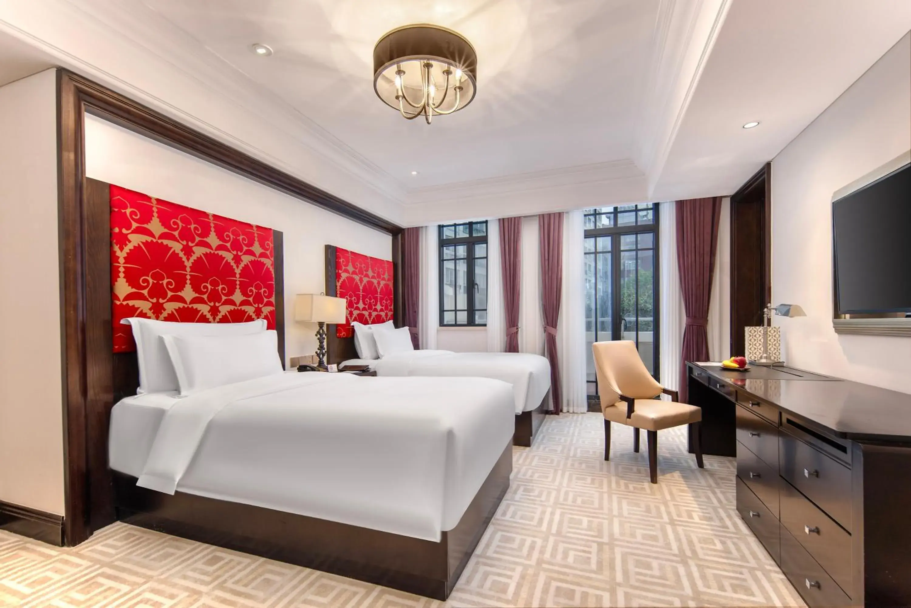 Boutique Balcony Twin Room - Welcome Fruit & Snacks & Beer * 1 per stay ( up 2 people ) in The Yangtze Boutique Shanghai Boutique Balcony Twin Room - Welcome Fruit & Snacks & Beer * 1 per stay ( up 2 people ) in The Yangtze Boutique Shanghai