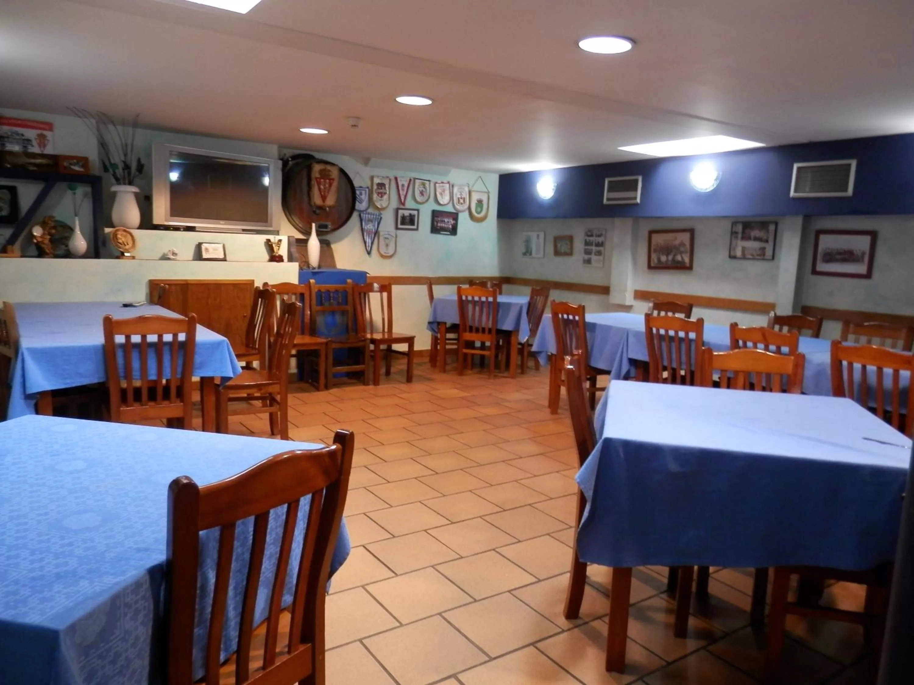 Restaurant/places to eat in Hotel Doña Maria