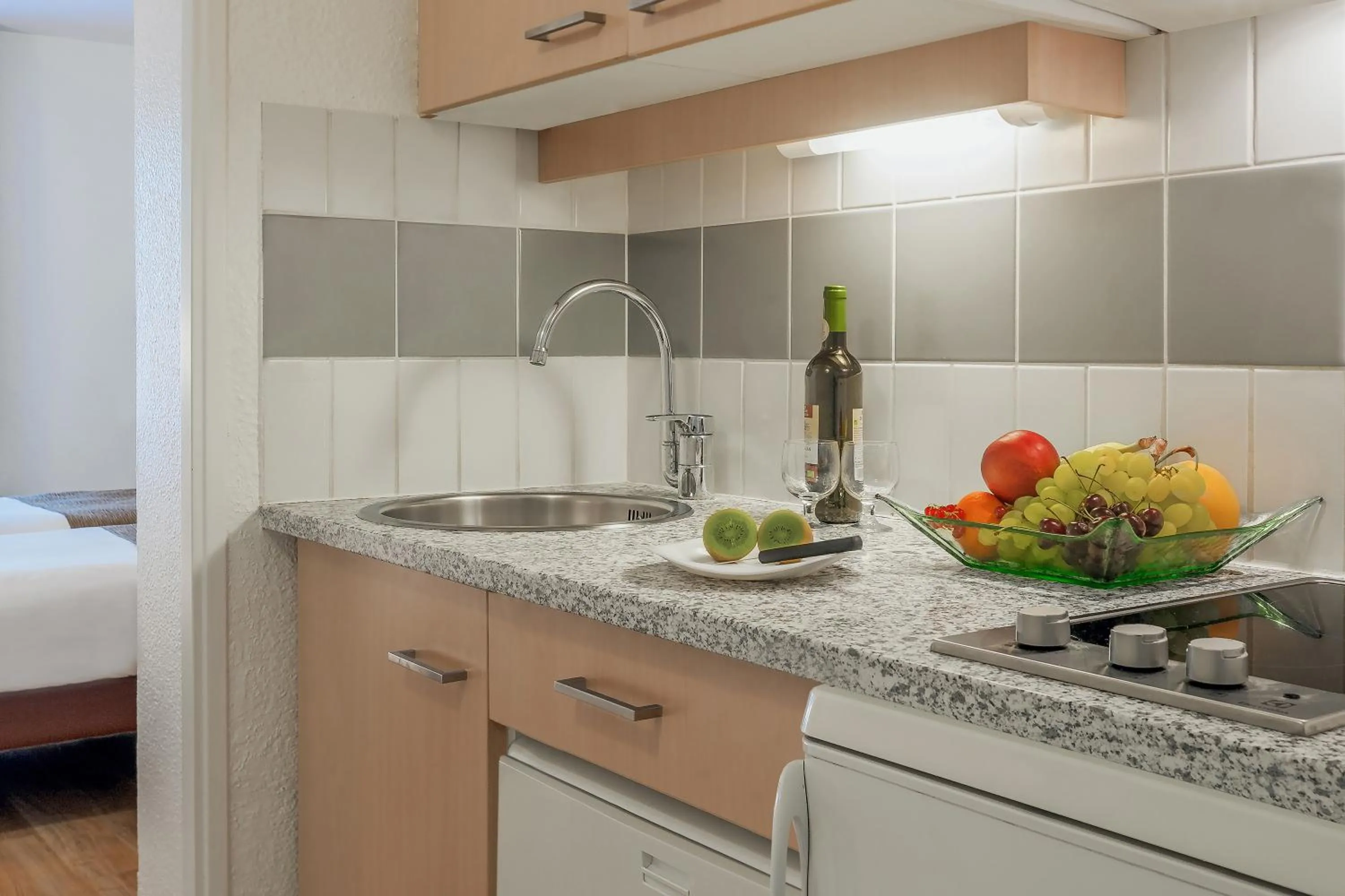 Kitchen or kitchenette in Citadines Bastille Gare de Lyon Paris