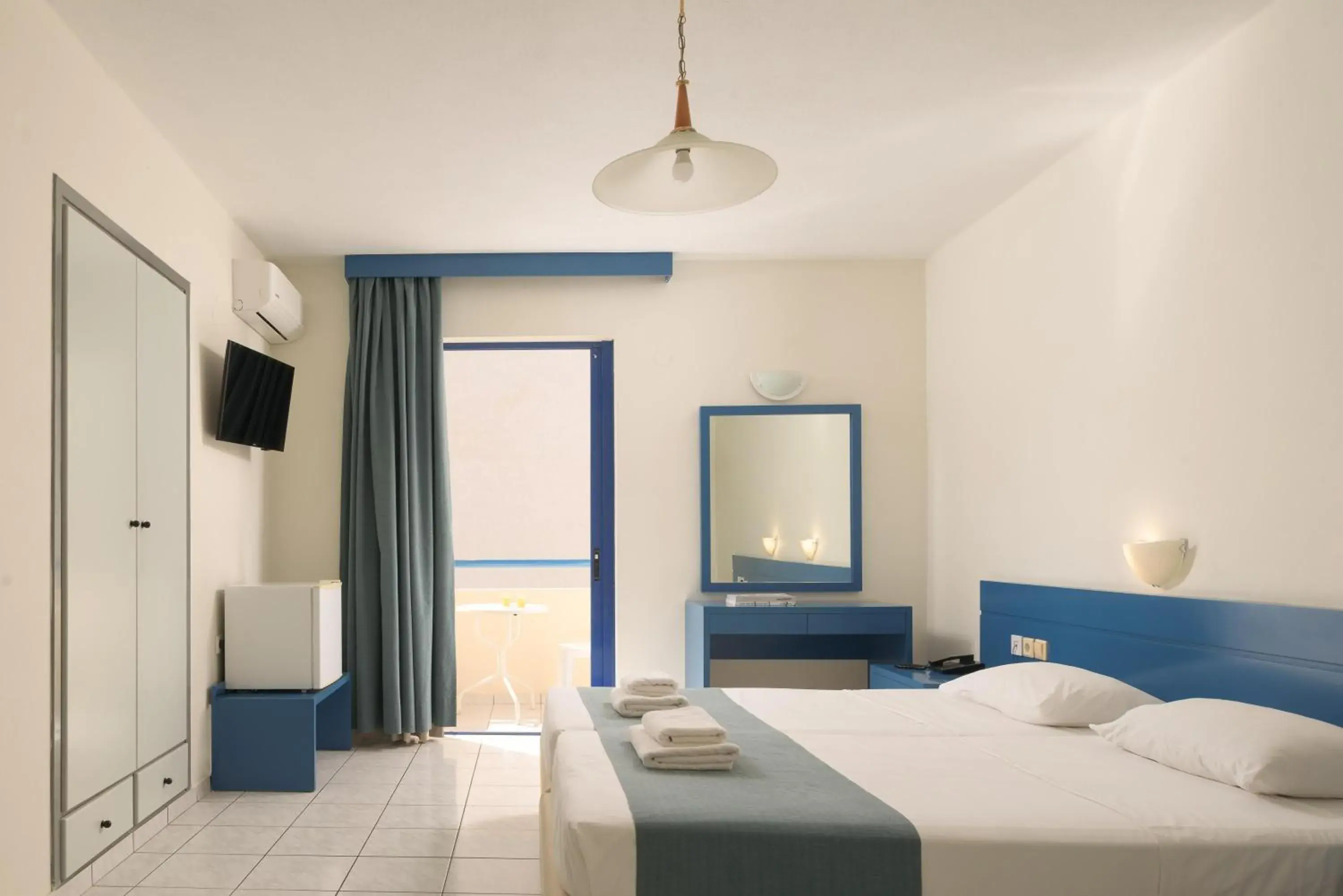 Standard Double or Twin Room with Balcony in Central Hersonissos Hotel Standard Double or Twin Room with Balcony in Central Hersonissos Hotel