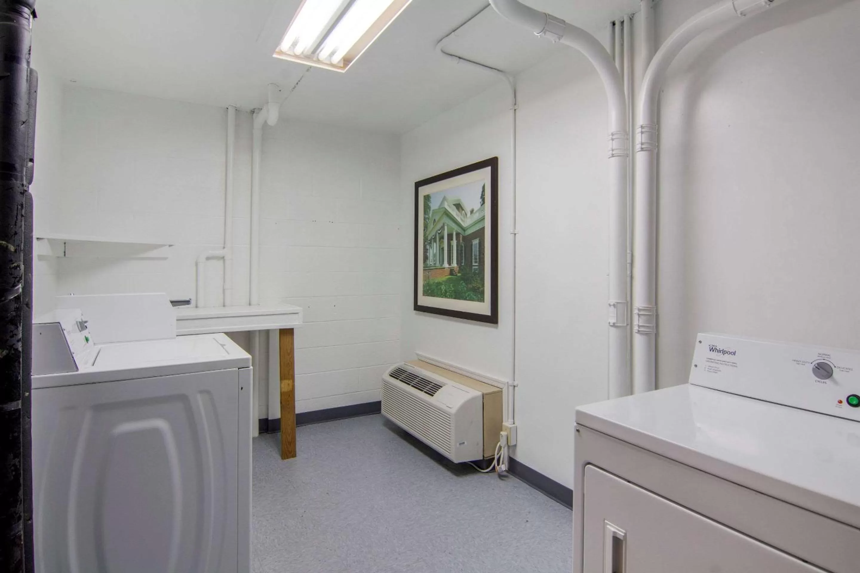 Other, Bed in Clarion Pointe Charlottesville