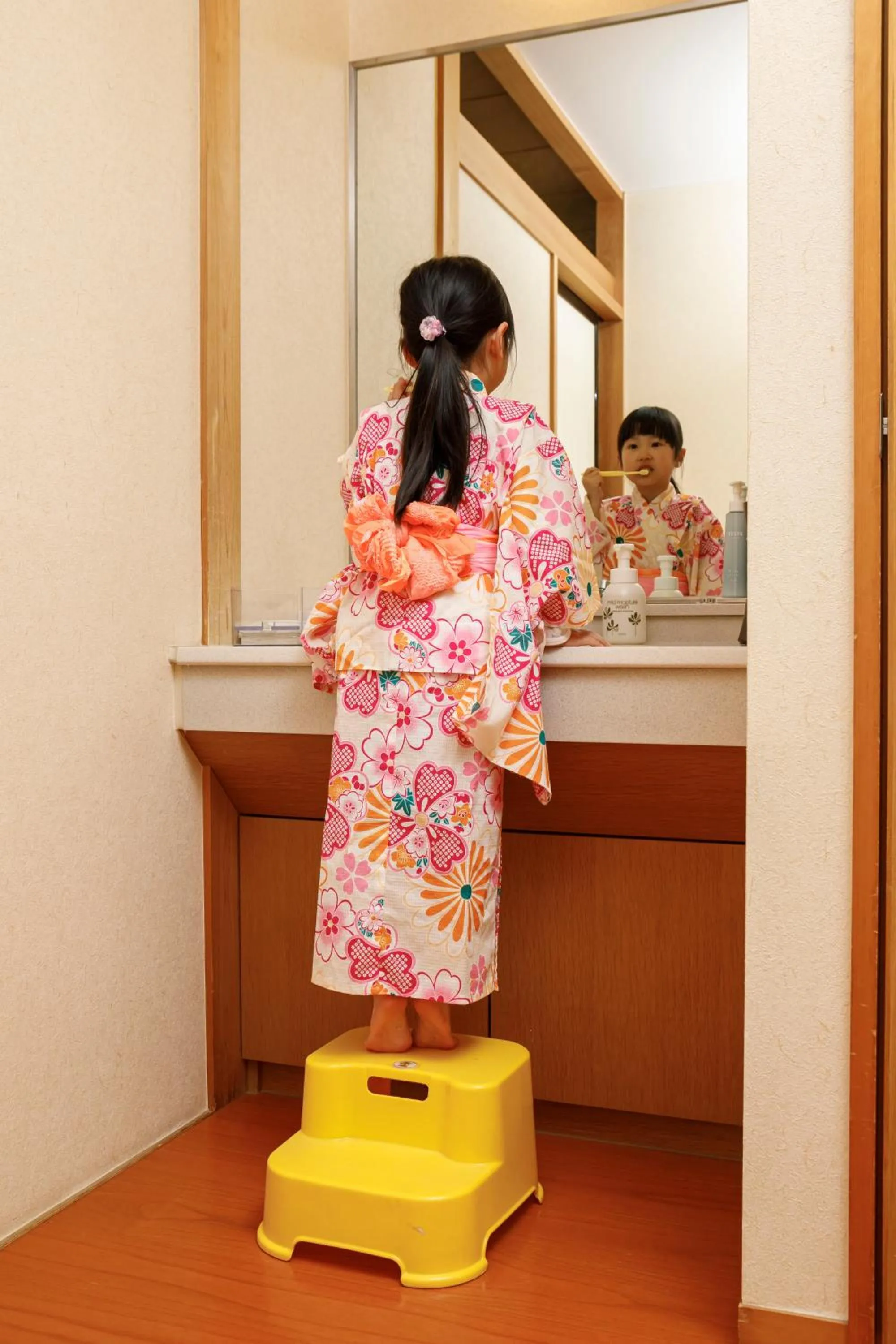 People in Honjin Hiranoya Annex