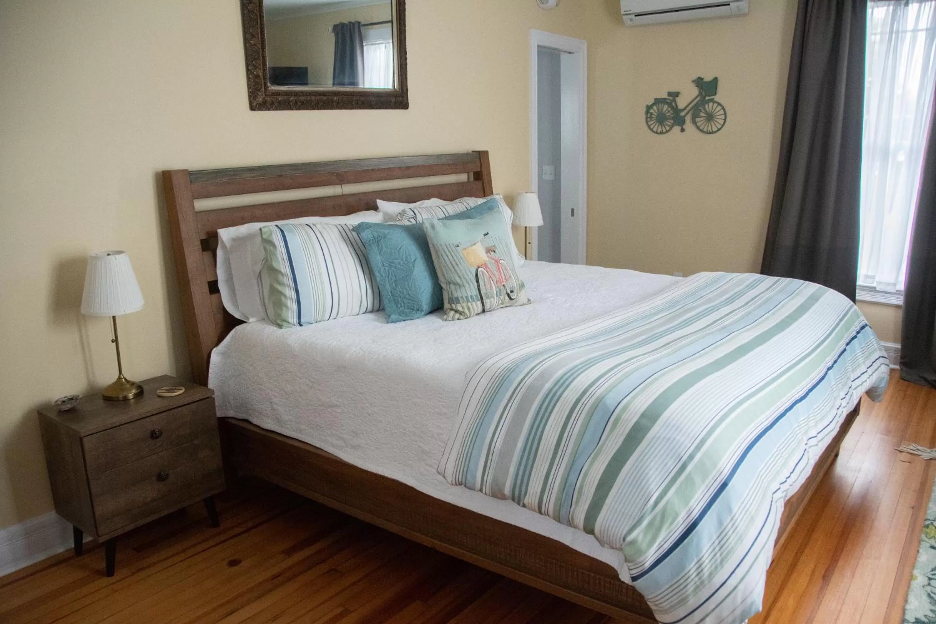 Bed in The Ocean Bay House