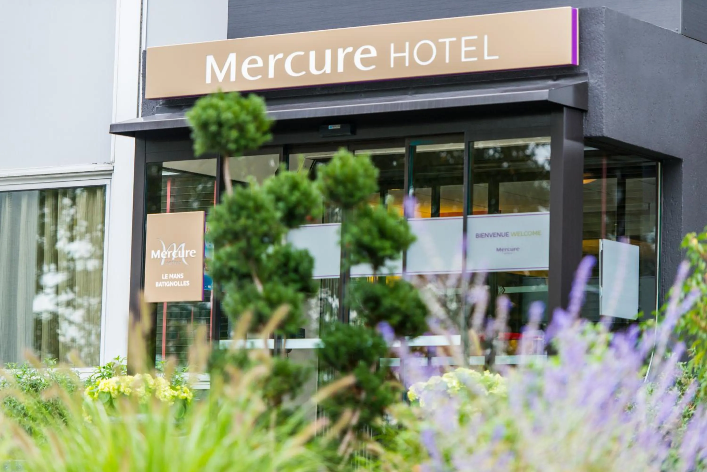 Facade/entrance in Mercure Le Mans Batignolles - Hotel & Spa