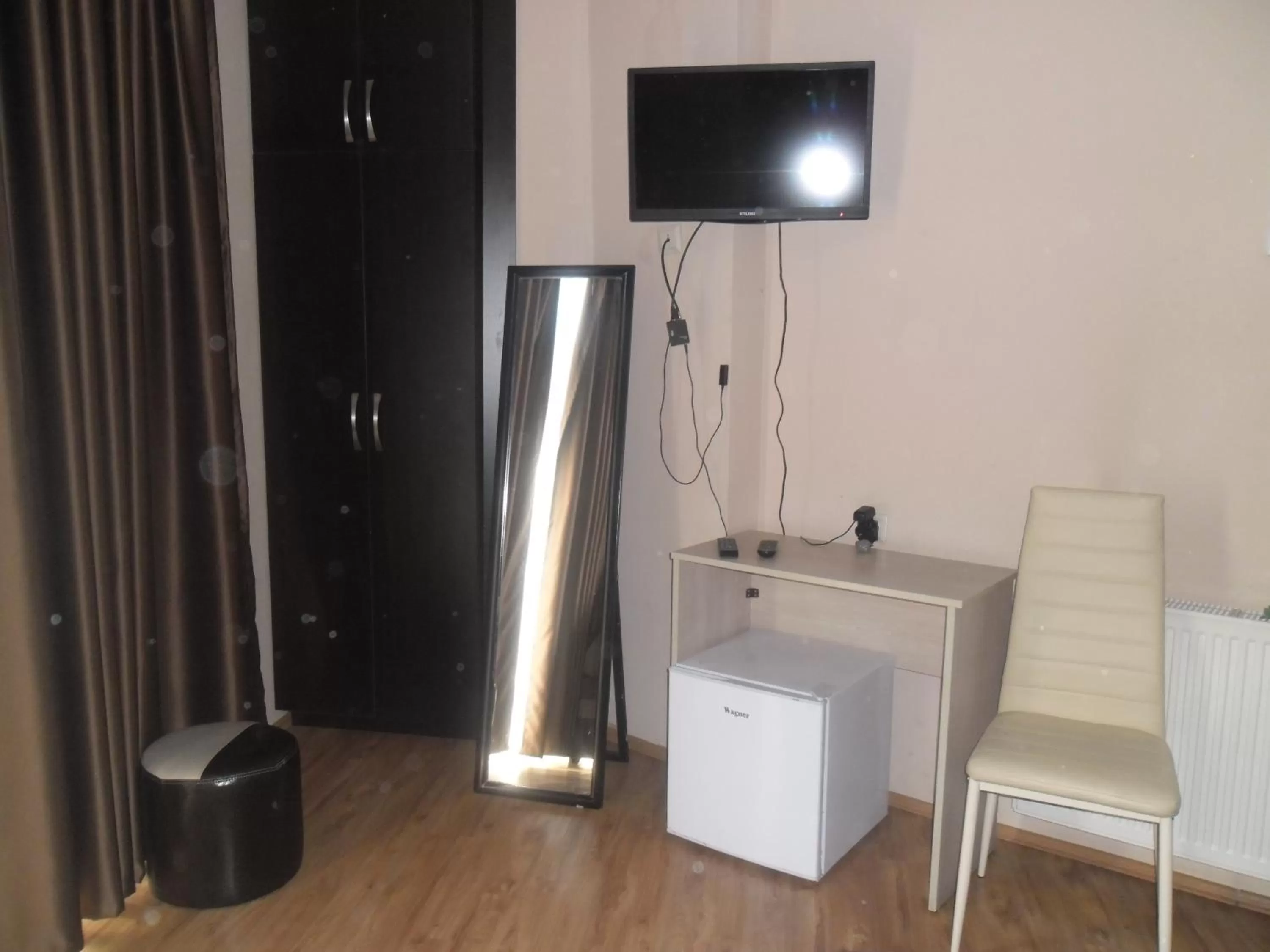 TV/Entertainment Center in Shatell