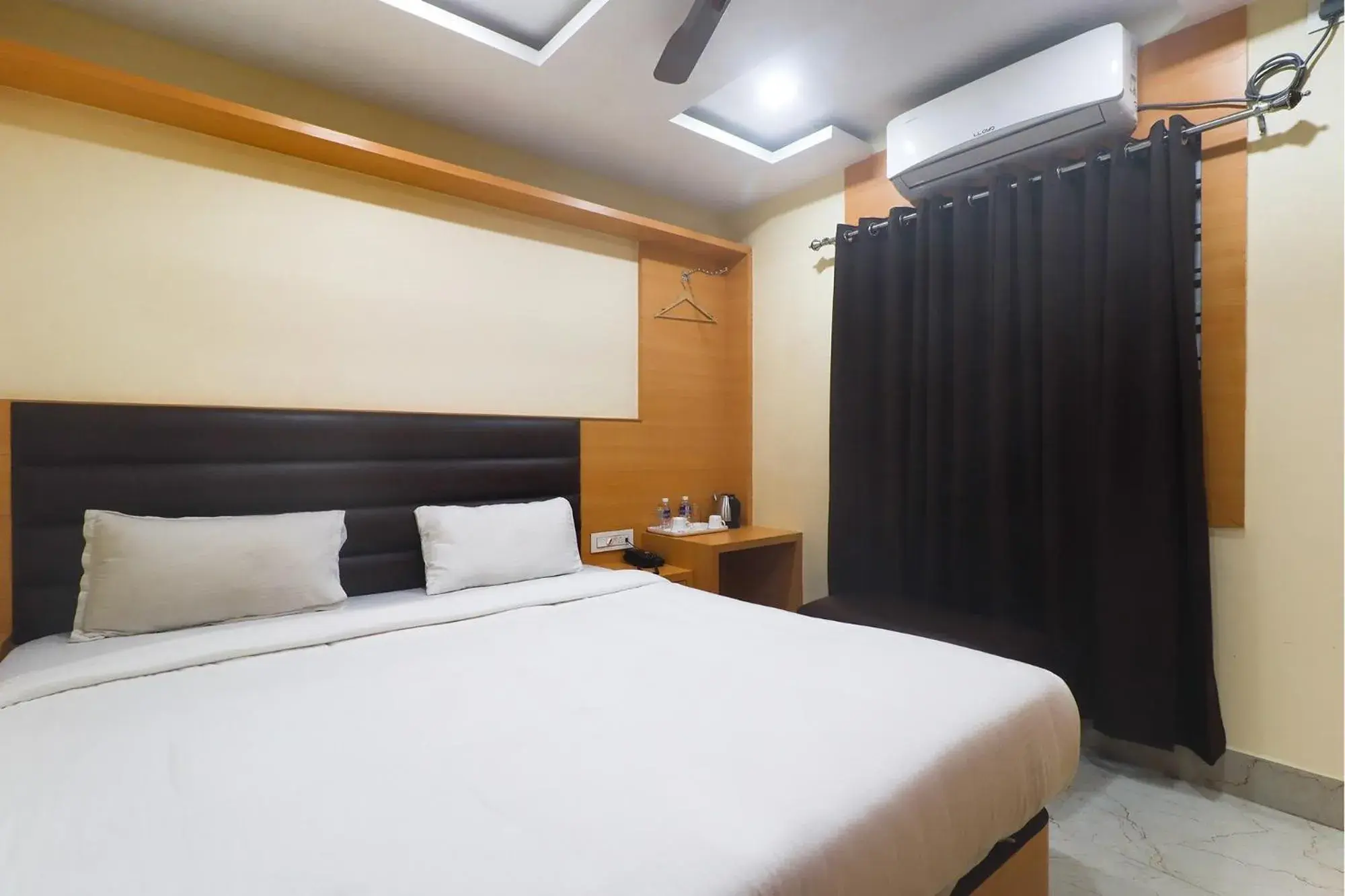 Deluxe Room - single occupancy in FabHotel Ganpati 2 - Nr Siliguri Junction Deluxe Room - single occupancy in FabHotel Ganpati 2 - Nr Siliguri Junction