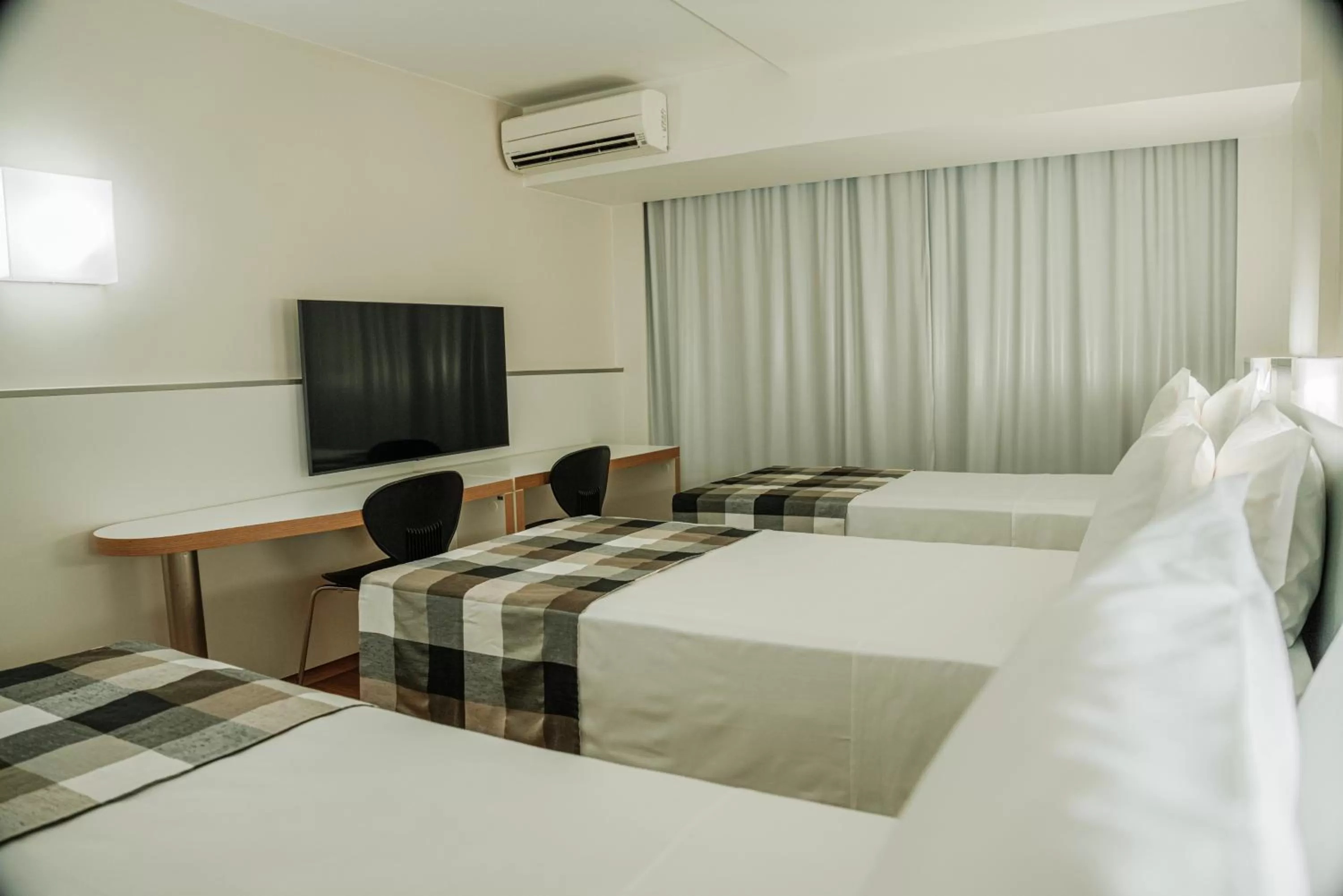 Bed in St Paul Plaza Hotel