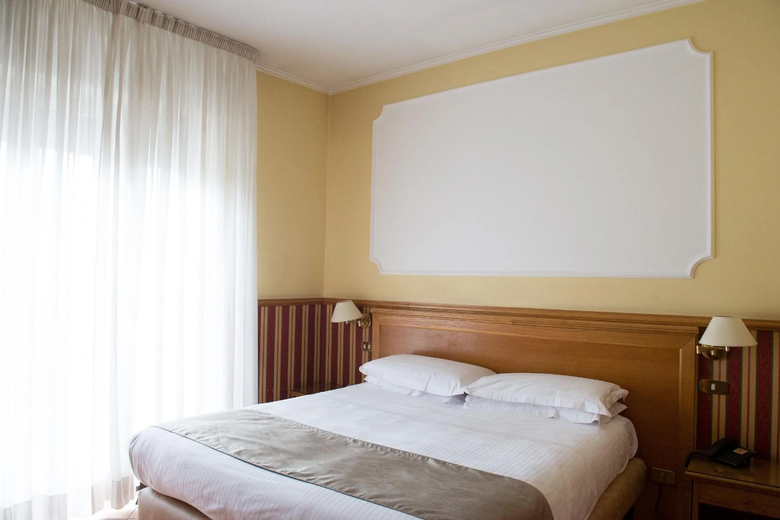 Bedroom, Bed in Hotel Leopardi