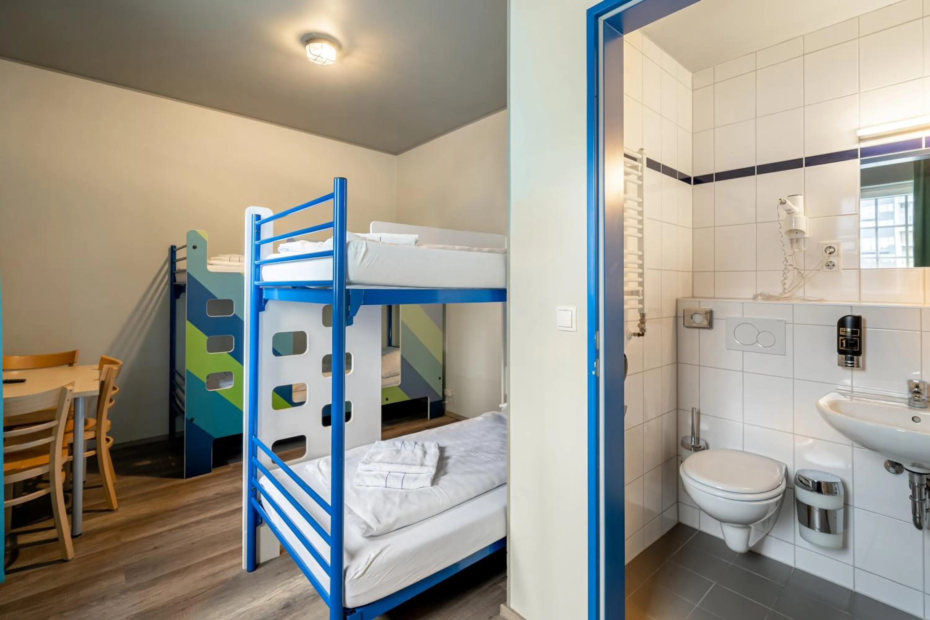 bunk bed in a&o Salzburg Hauptbahnhof