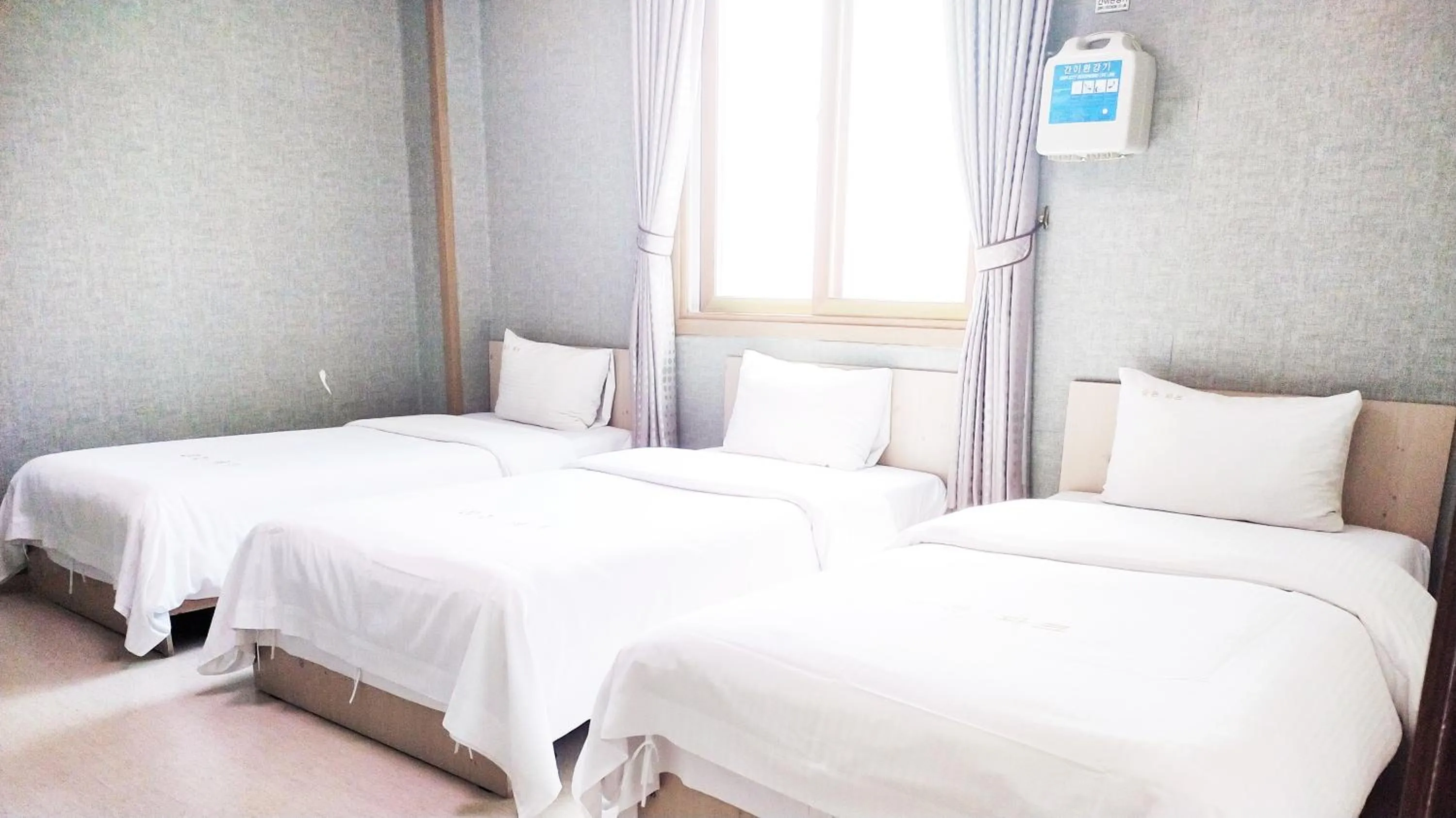 Bed in Golden Park Hotel