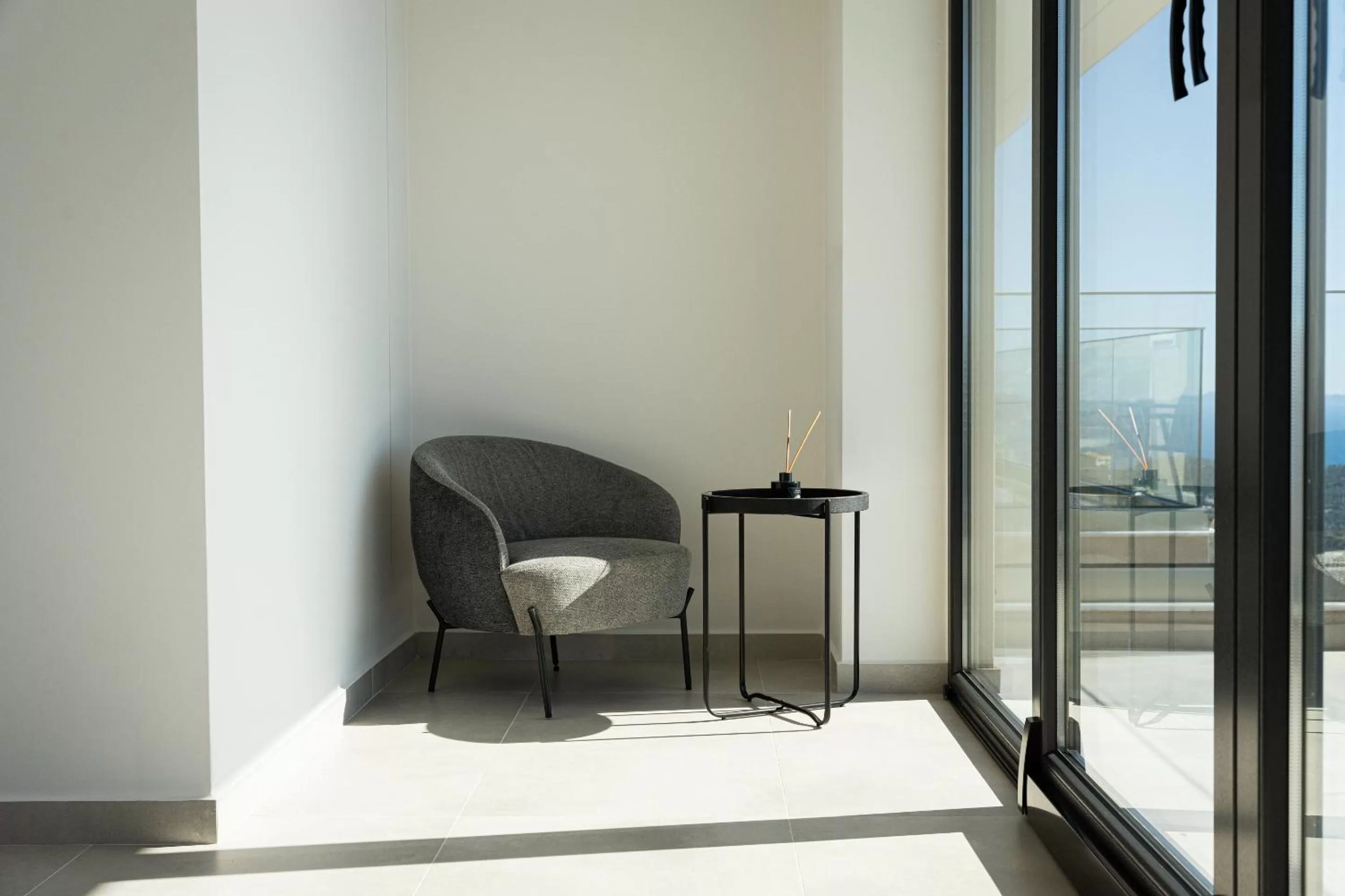 Photo of the whole room in Saronida Hills