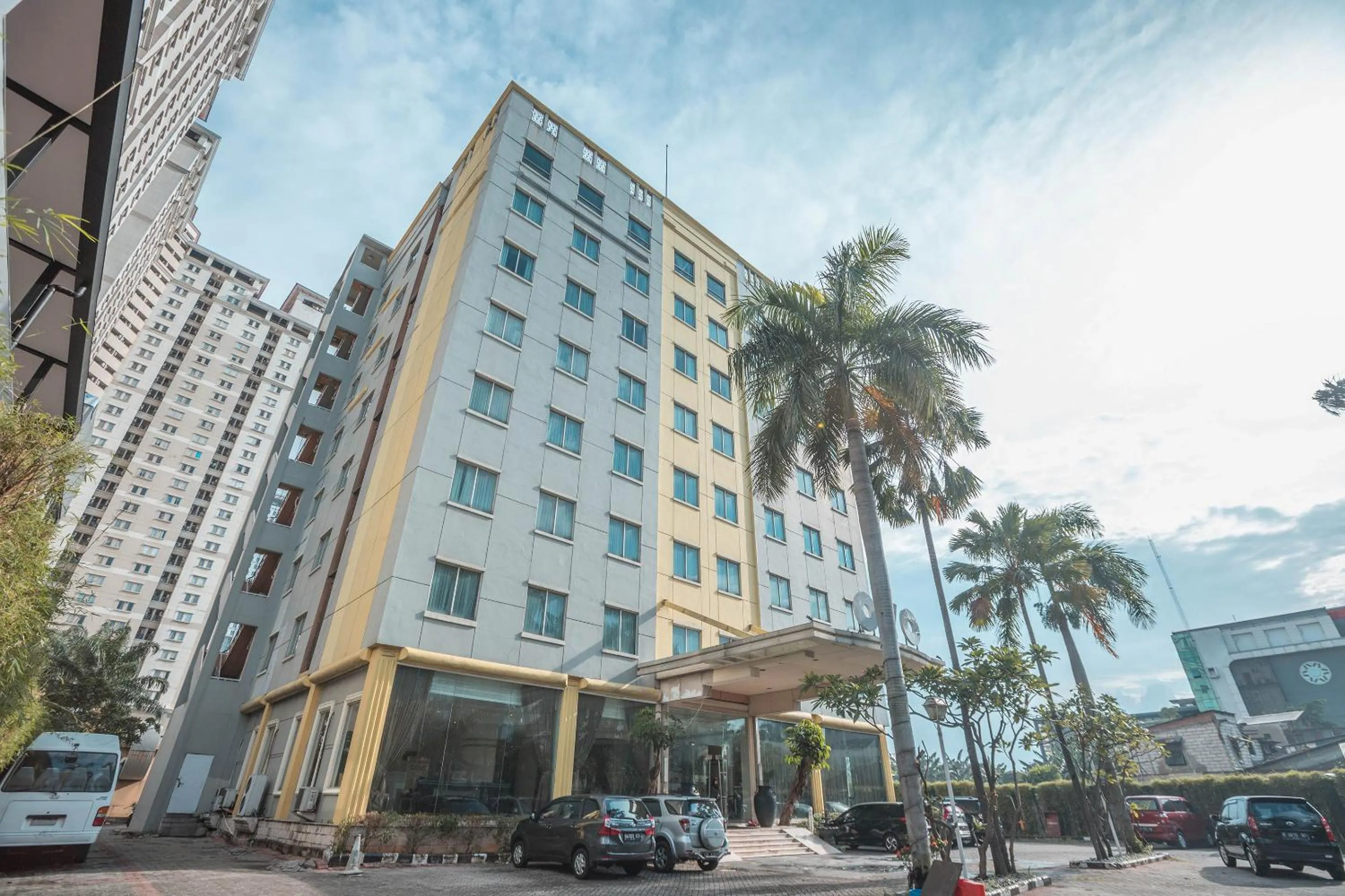 Property building in Hotel Bulevar Tanjung Duren Jakarta