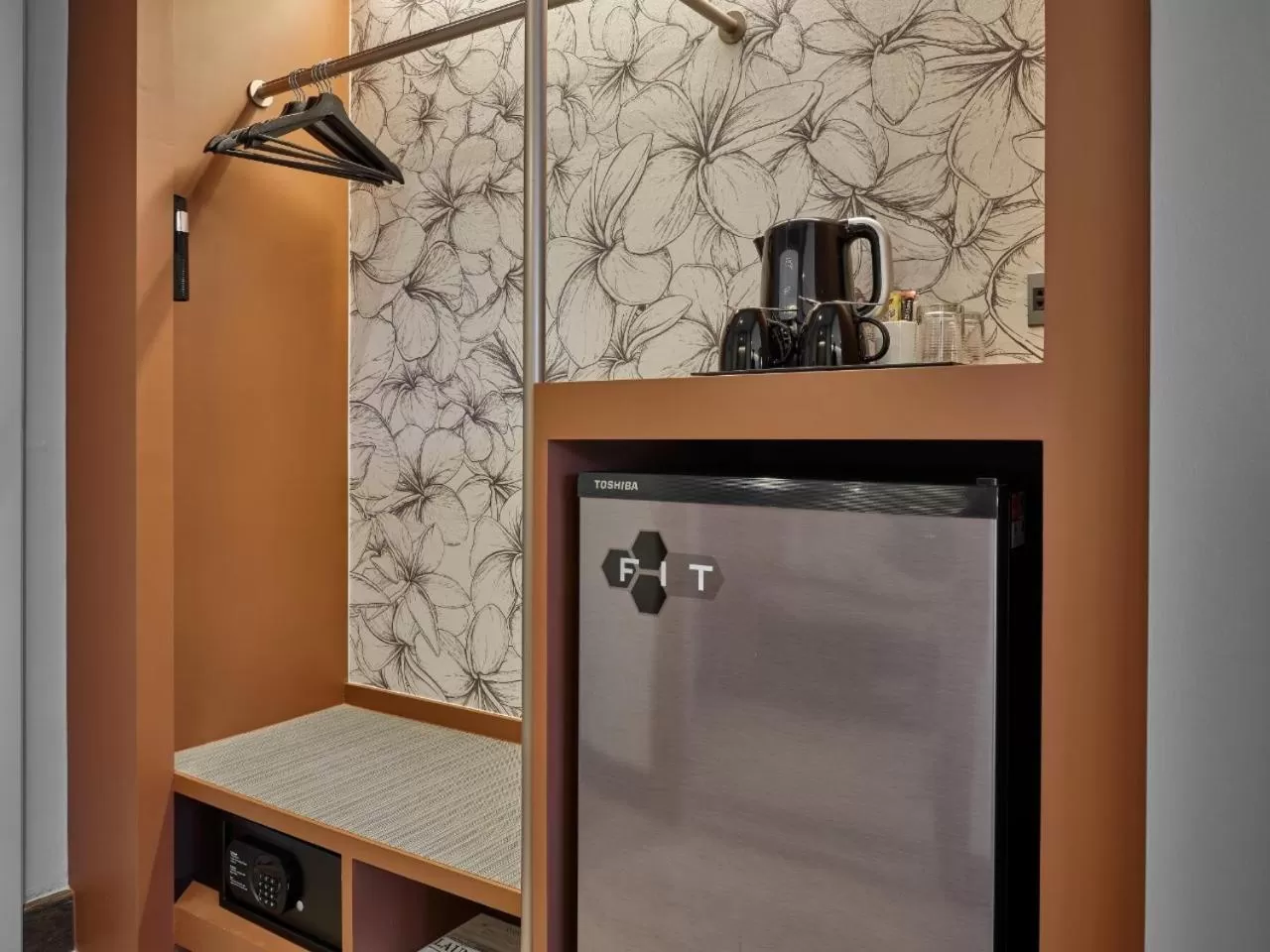 Coffee/tea facilities in The Quarter Onnut by UHG