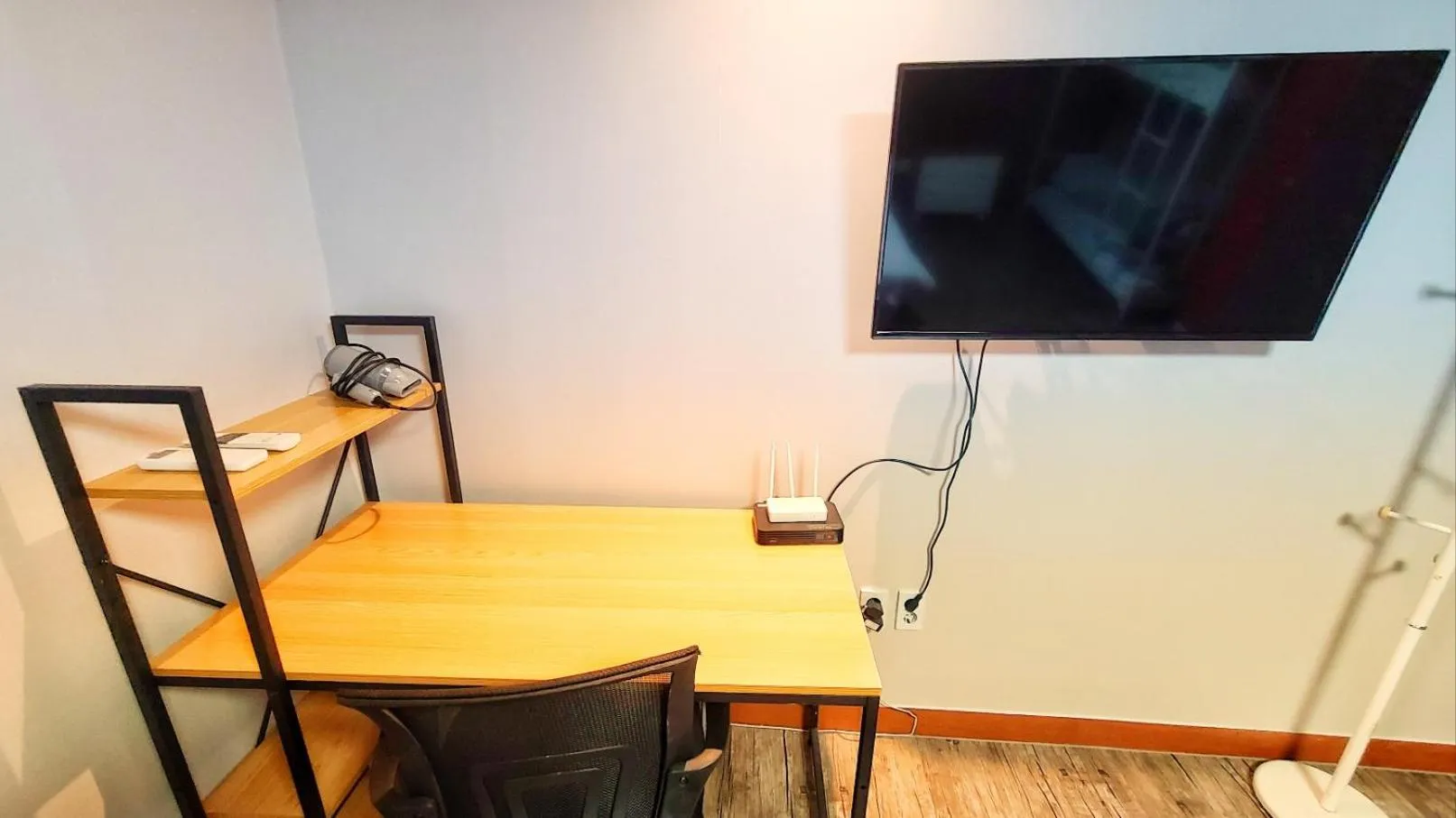 TV and multimedia in Kimchee Busan Downtown Guesthouse