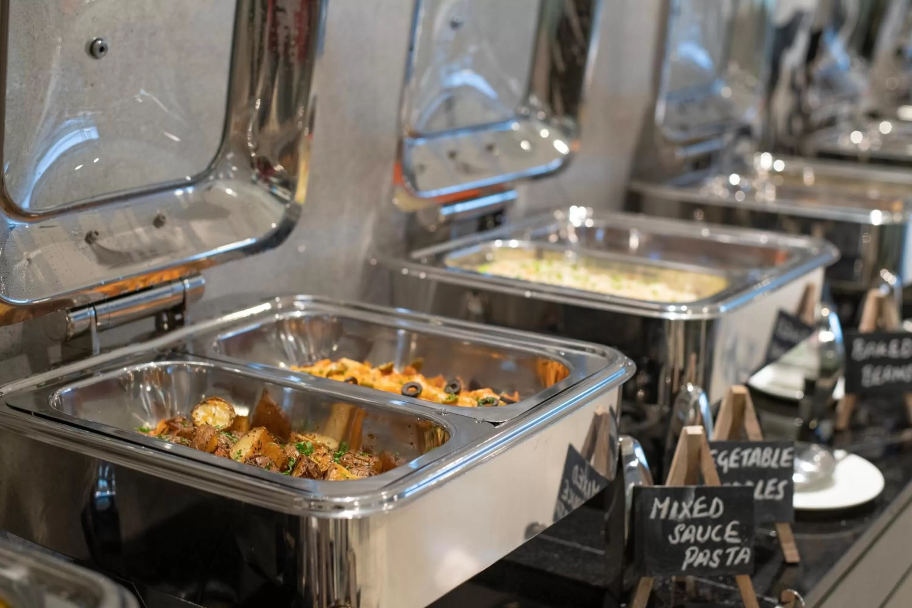 Restaurant/places to eat in NX HOTEL