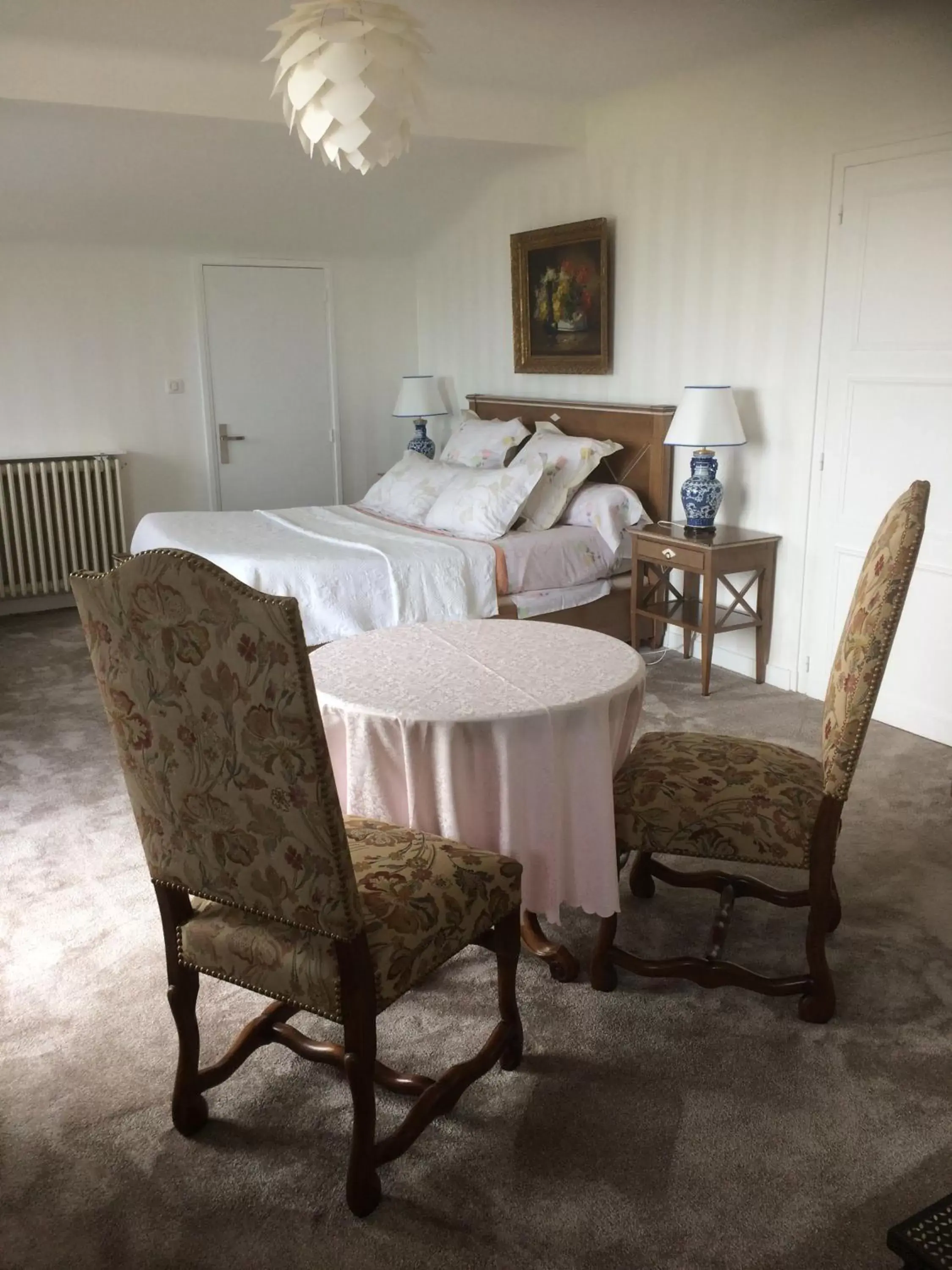 Double Room with Balcony and Sea View in Villa Erresiñolettean Double Room with Balcony and Sea View in Villa Erresiñolettean