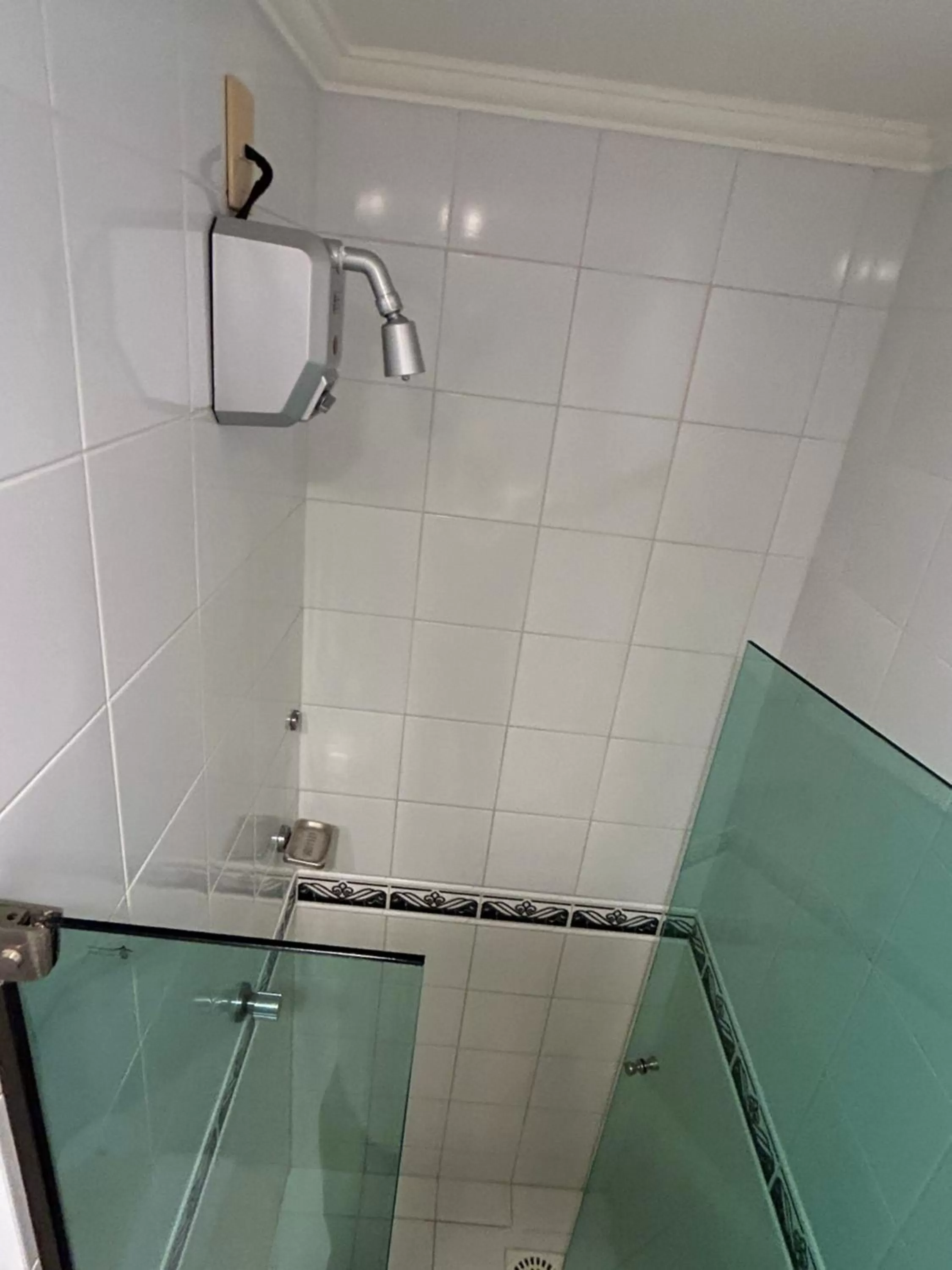 Shower, Bathroom in Golfinhos Apart Hotel