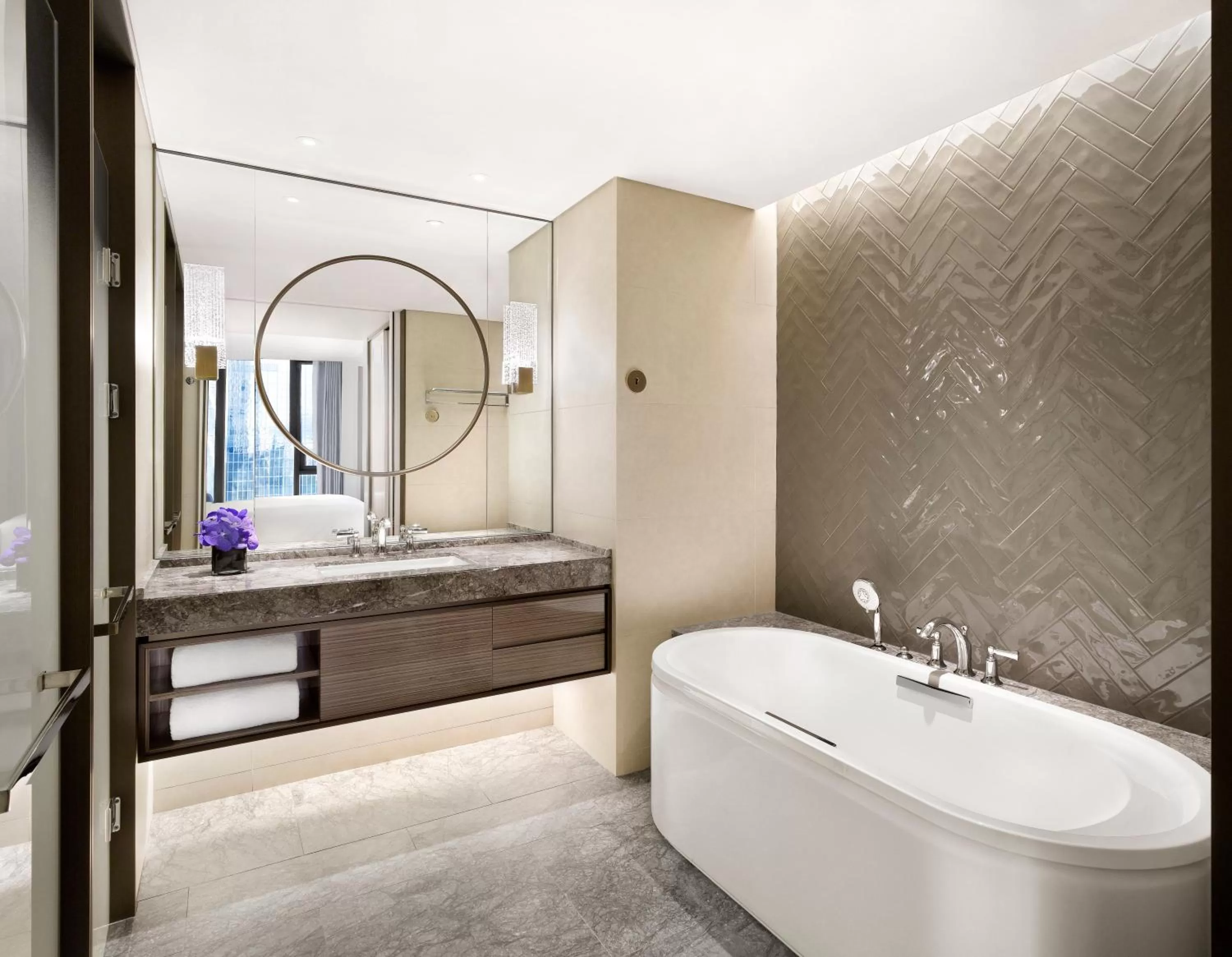 Bathroom, Bed in Sofitel Ambassador Seoul Hotel & Serviced Residences
