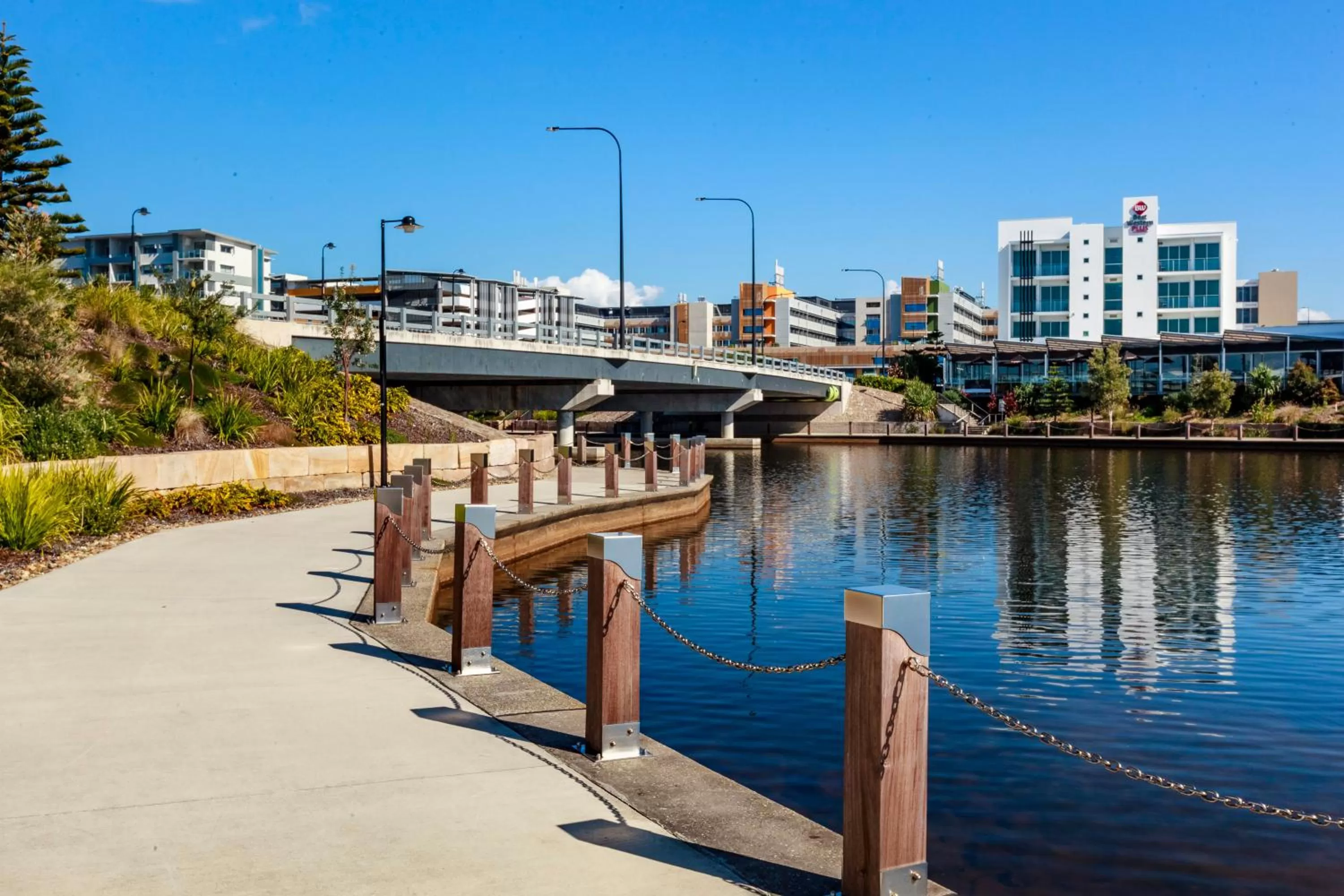 Facade/entrance in Mercure Sunshine Coast Kawana Waters