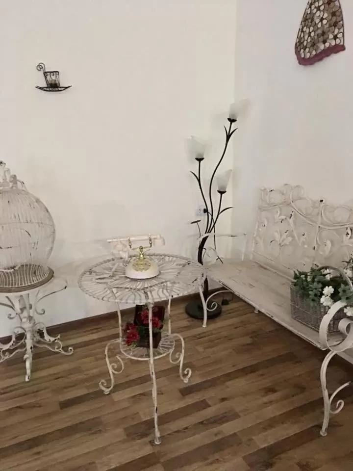 Seating Area in Hotel Newland