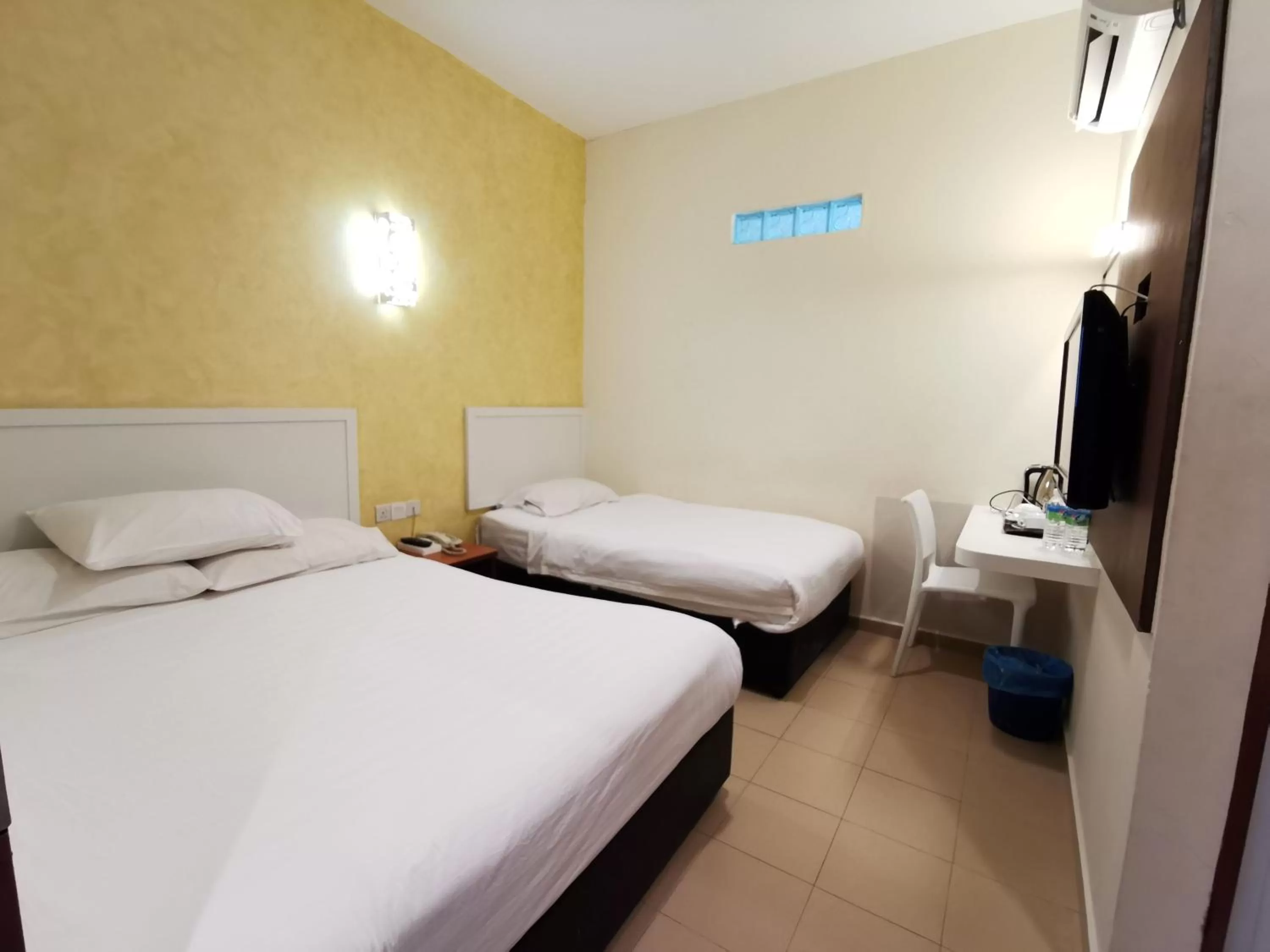 Bedroom, Bed in My Hotel Bukit Mertajam