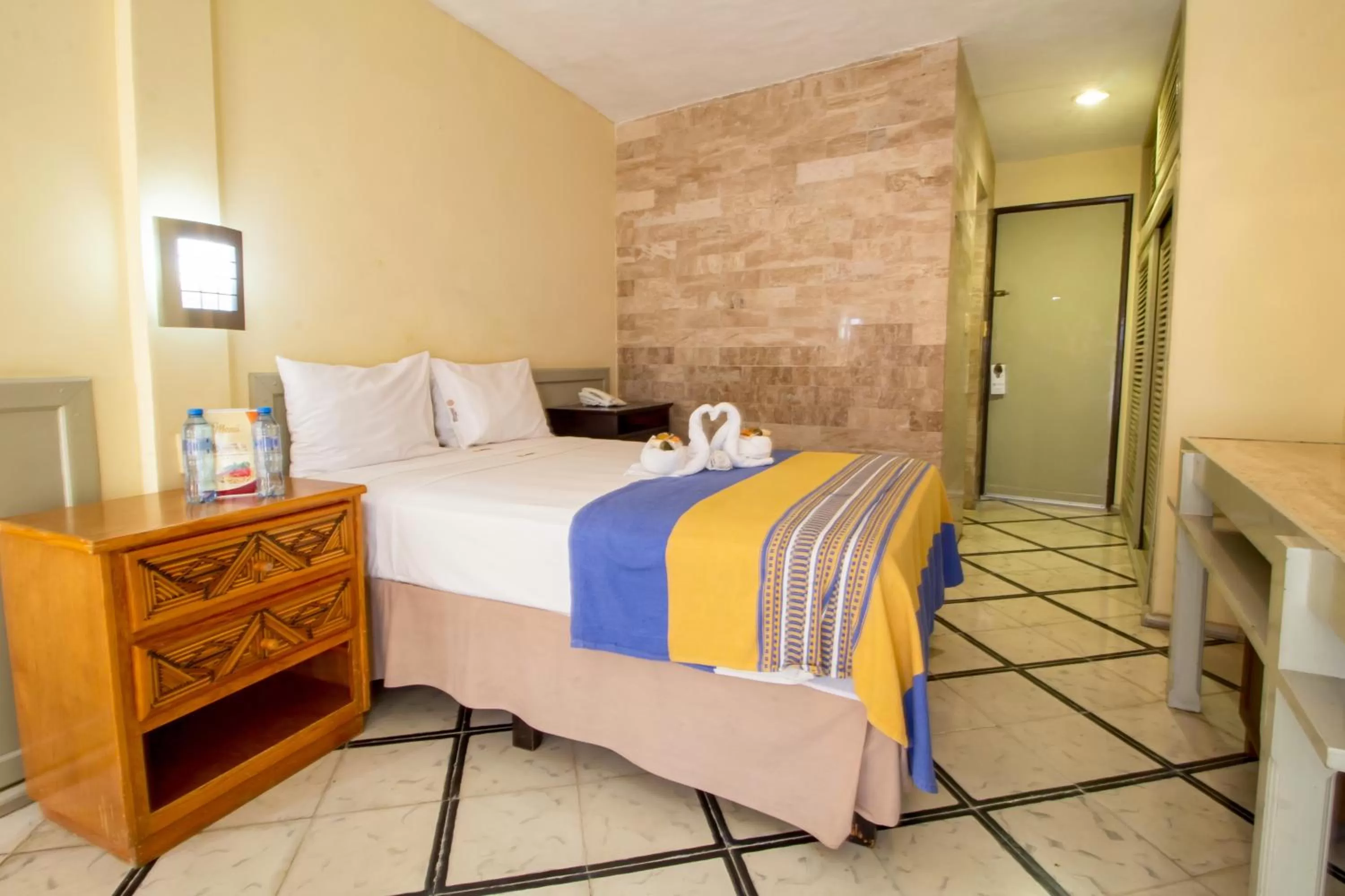 Photo of the whole room, Bed in Hotel Ambassador Mérida