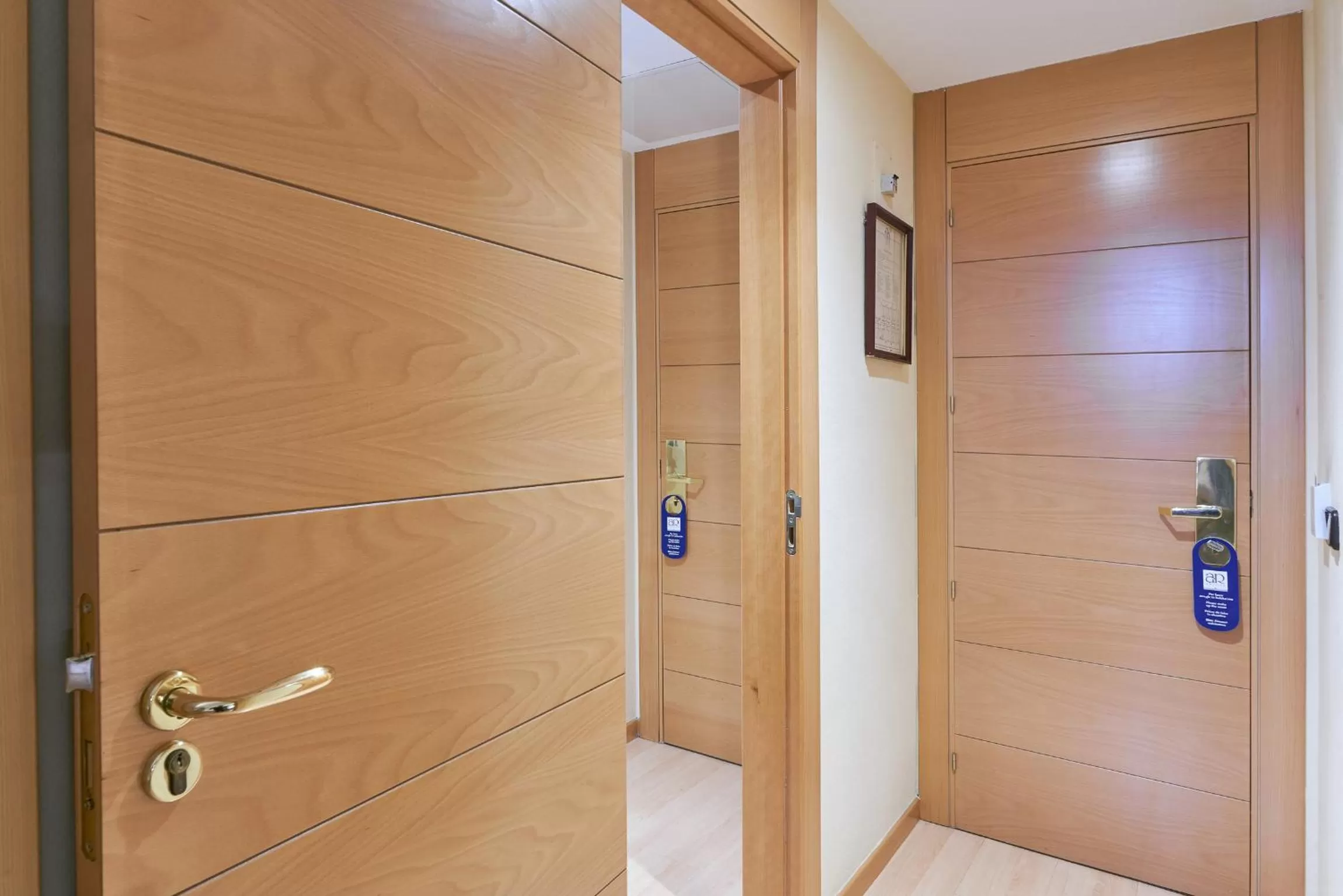 Photo of the whole room in Los Arcos