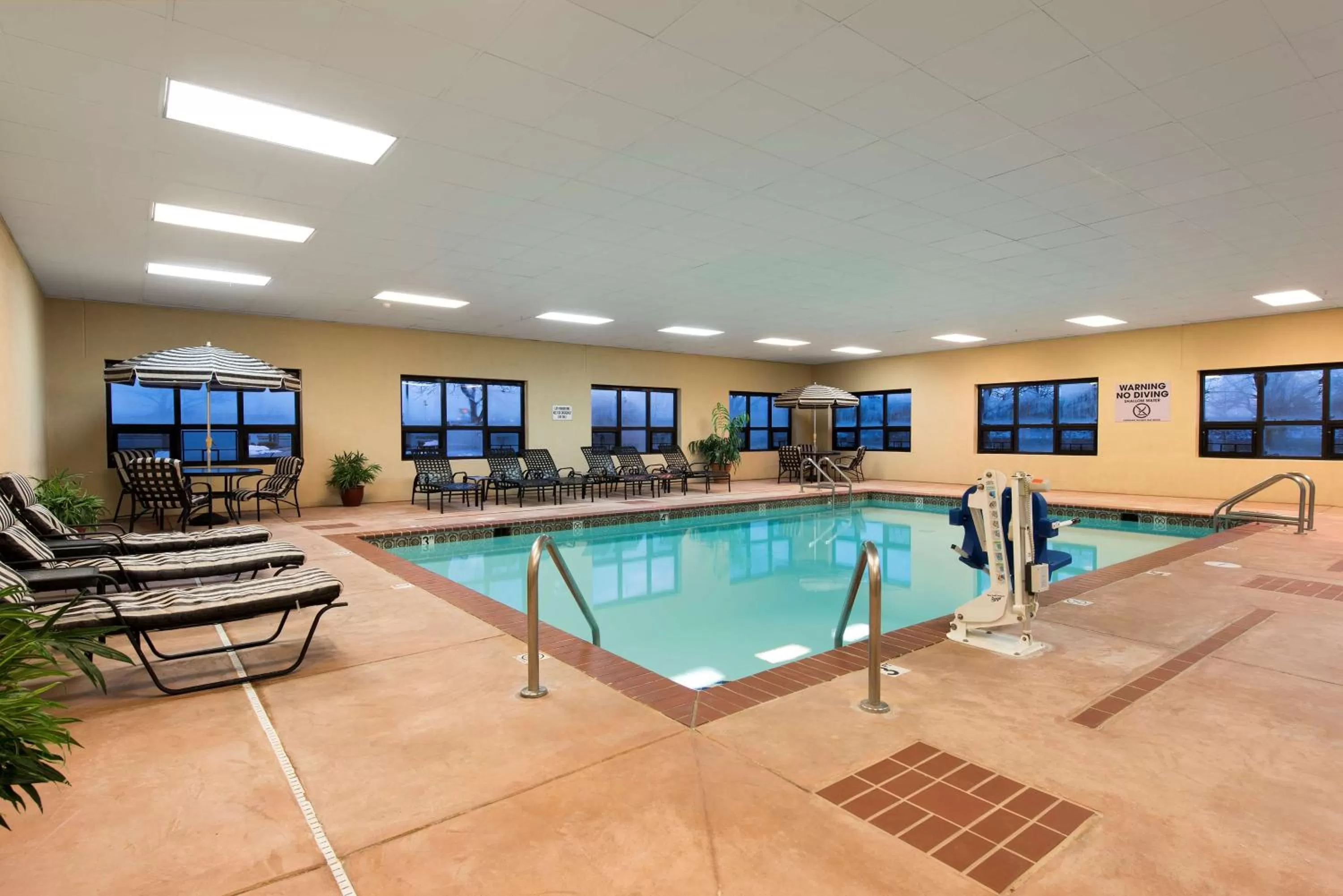 Pool view in Hampton Inn Seymour