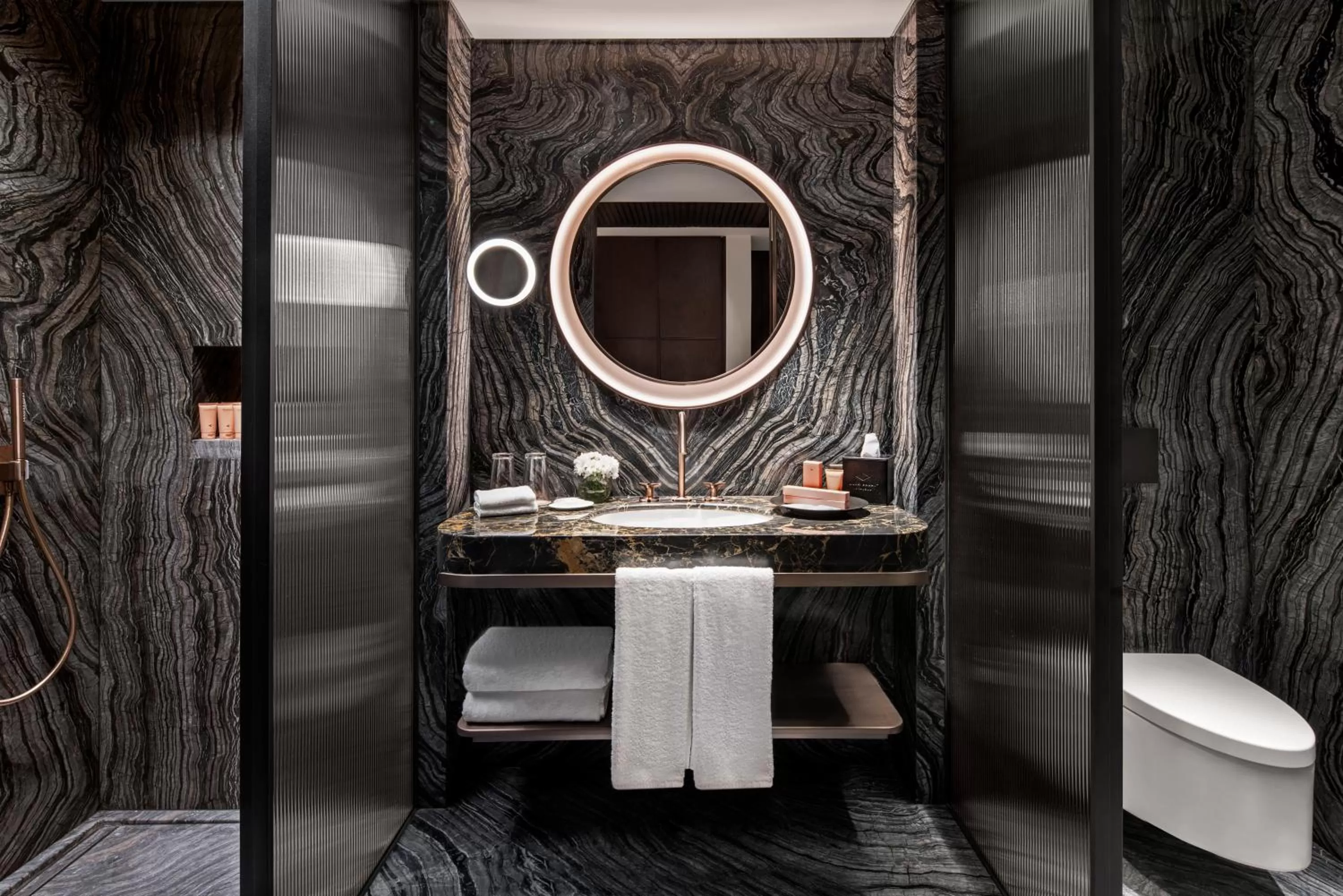 Toilet in Glens Palas Istanbul Nisantasi