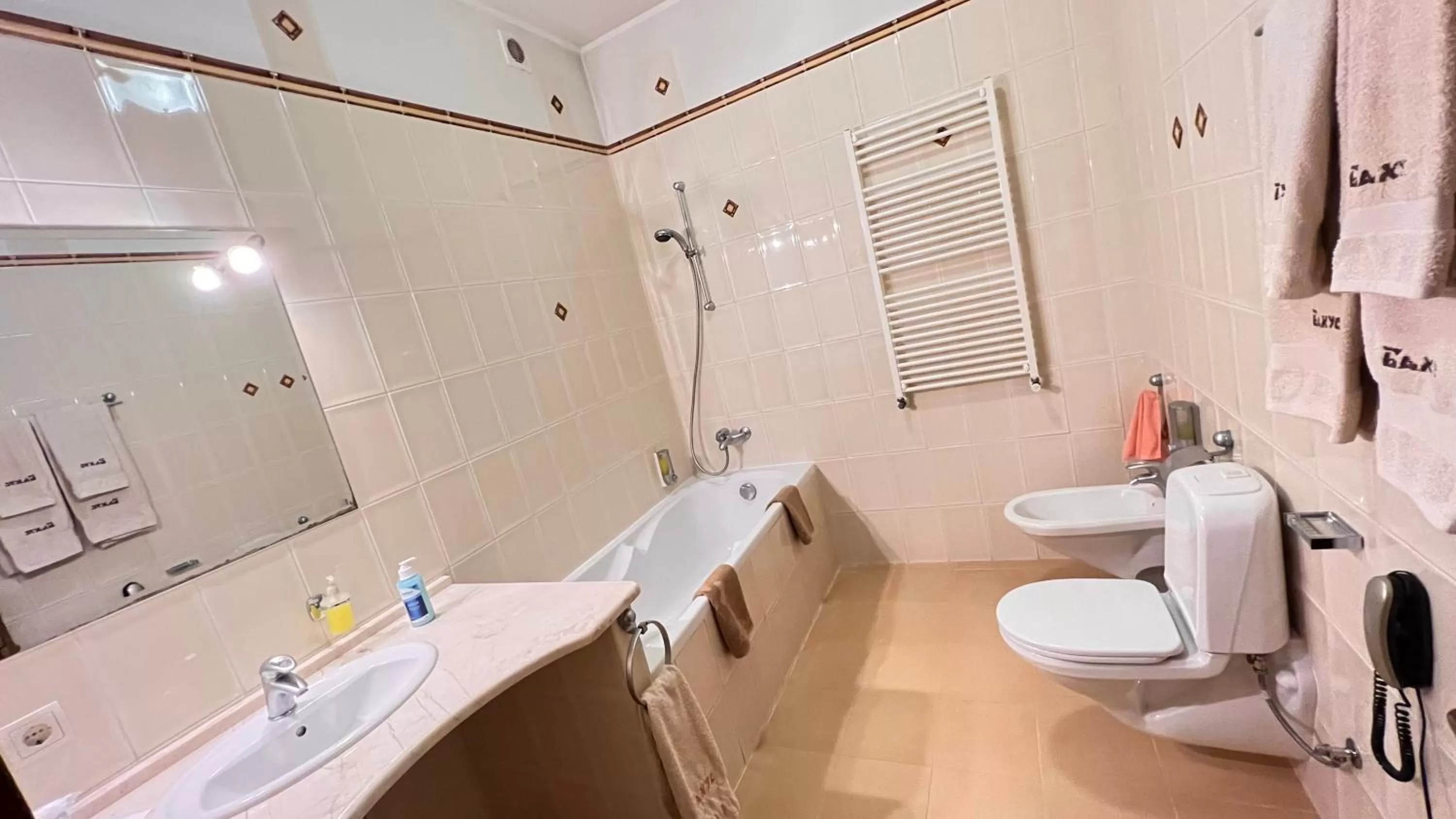 Toilet in Hotel Complex Bahus