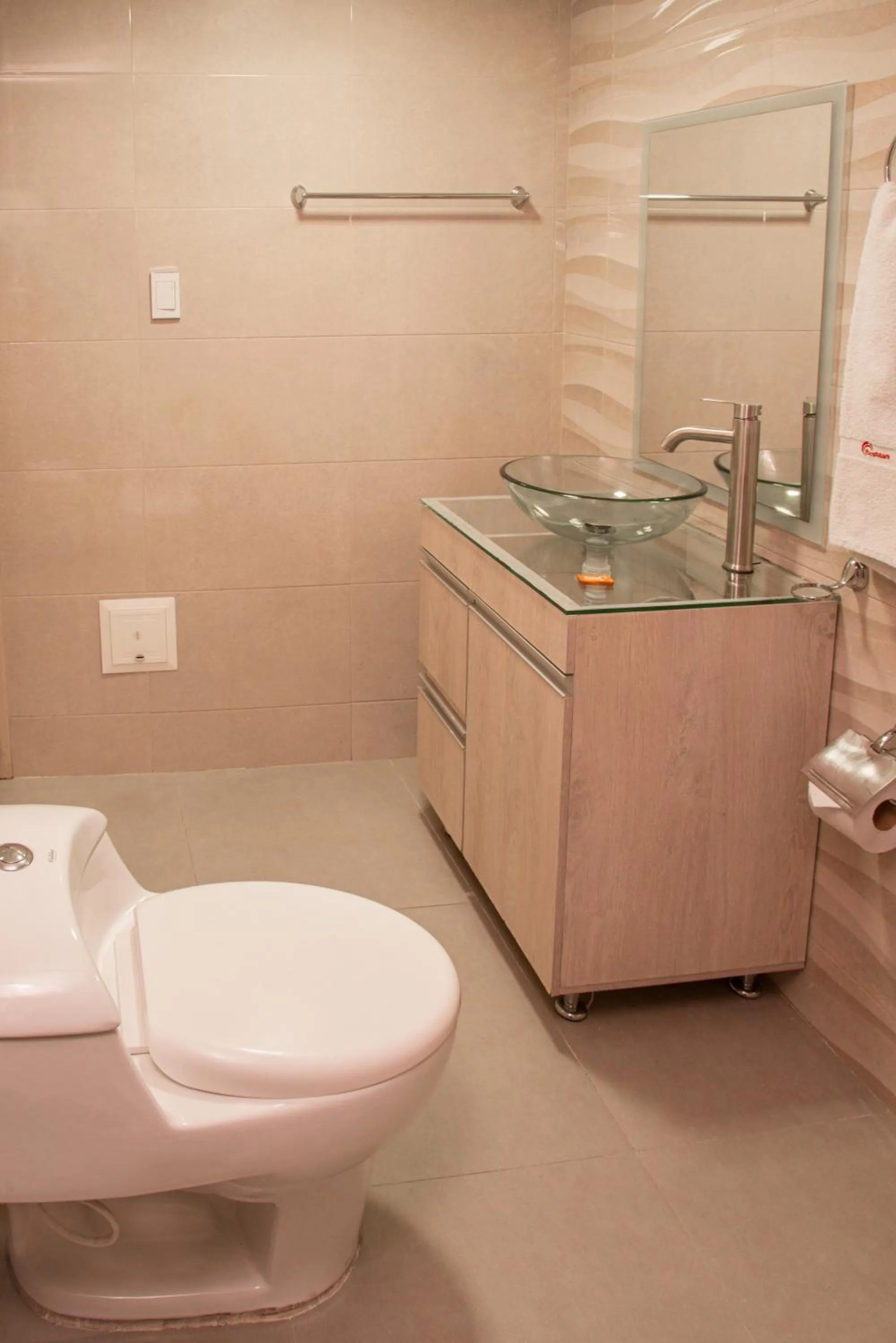 Toilet in Hotel Bestmark Platino