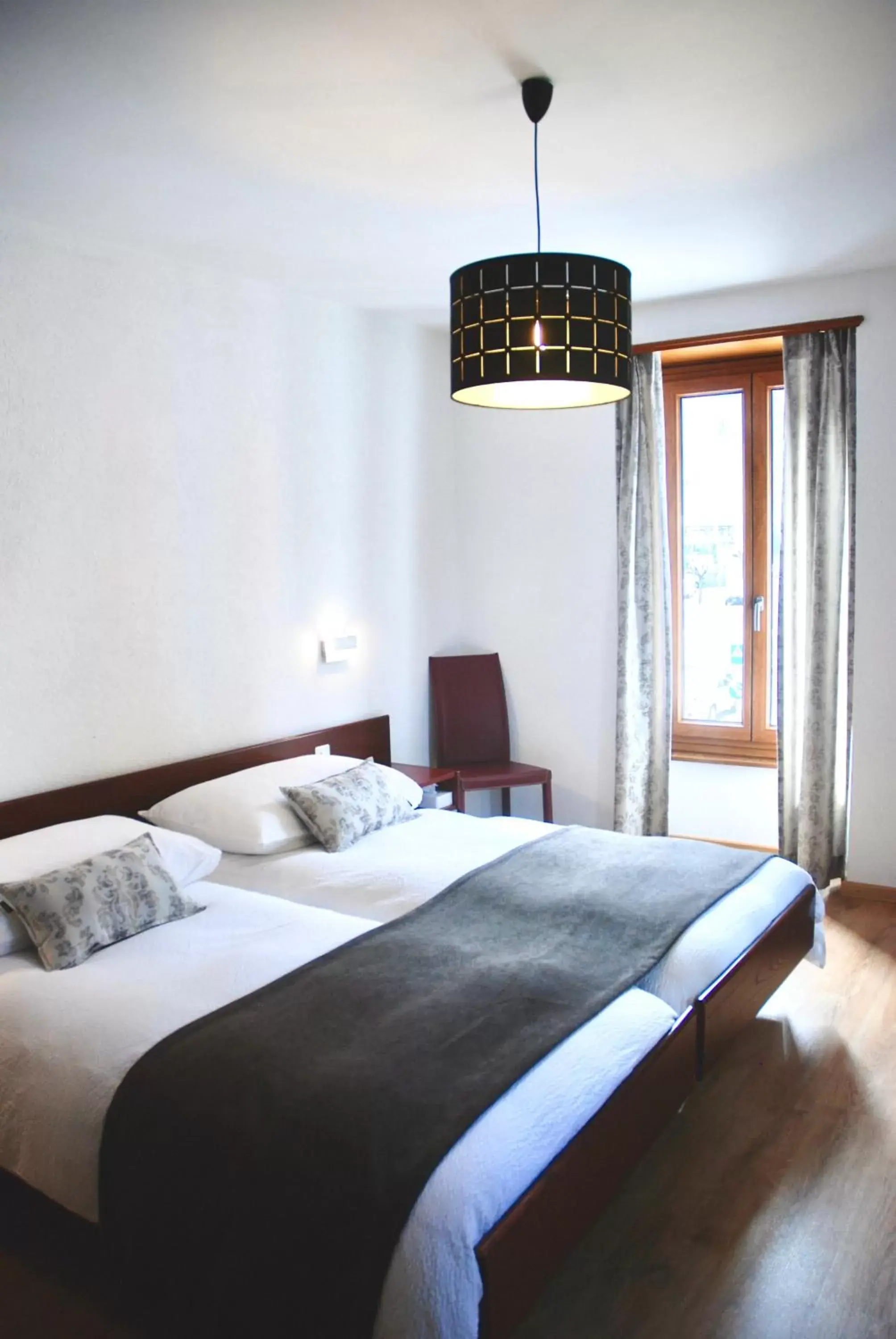 Superior Twin Room - single occupancy in La Dent-du-Midi Hôtel & Restaurant Superior Twin Room - single occupancy in La Dent-du-Midi Hôtel & Restaurant