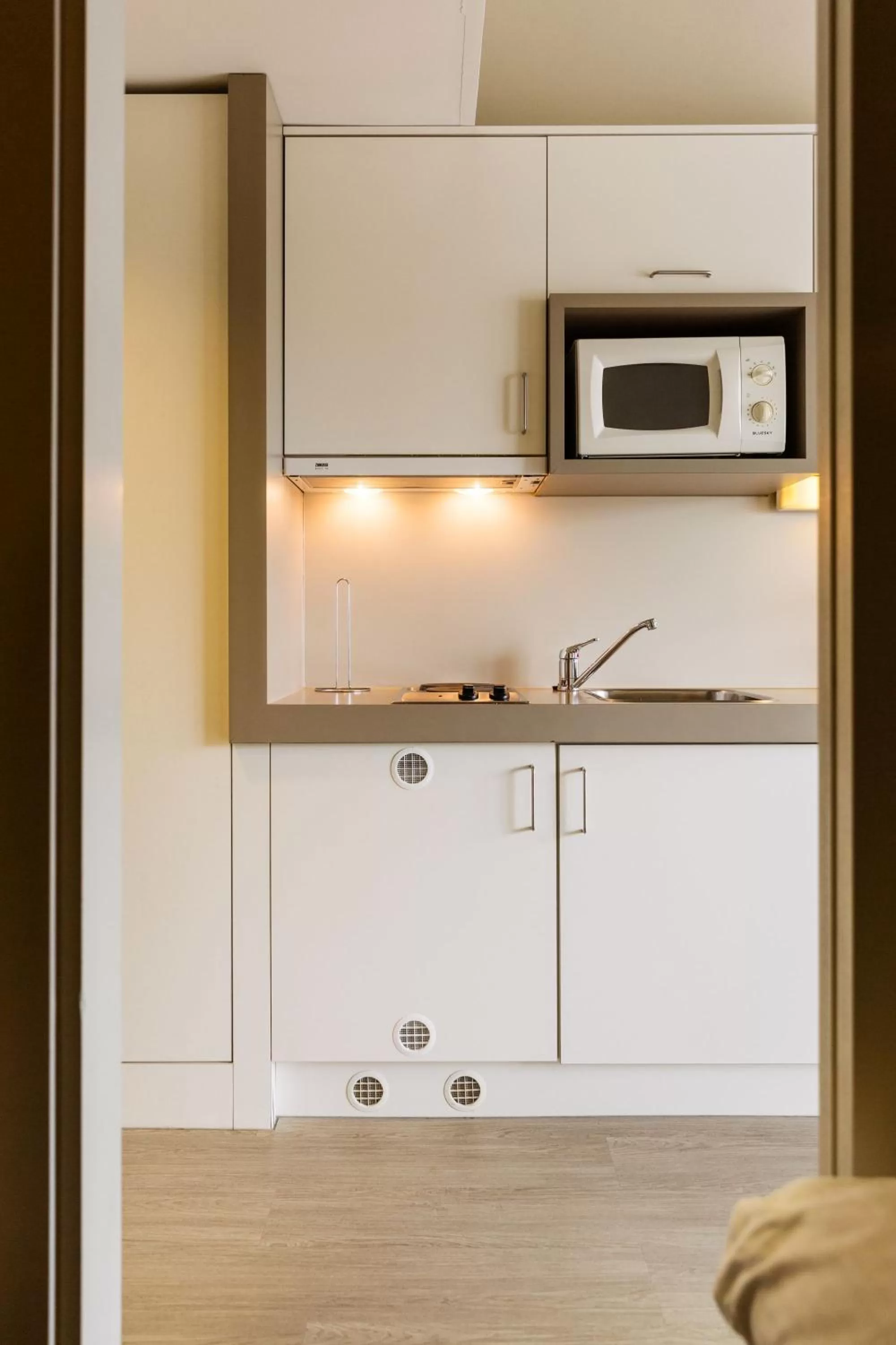 Kitchen or kitchenette in C-Hotels Zeegalm