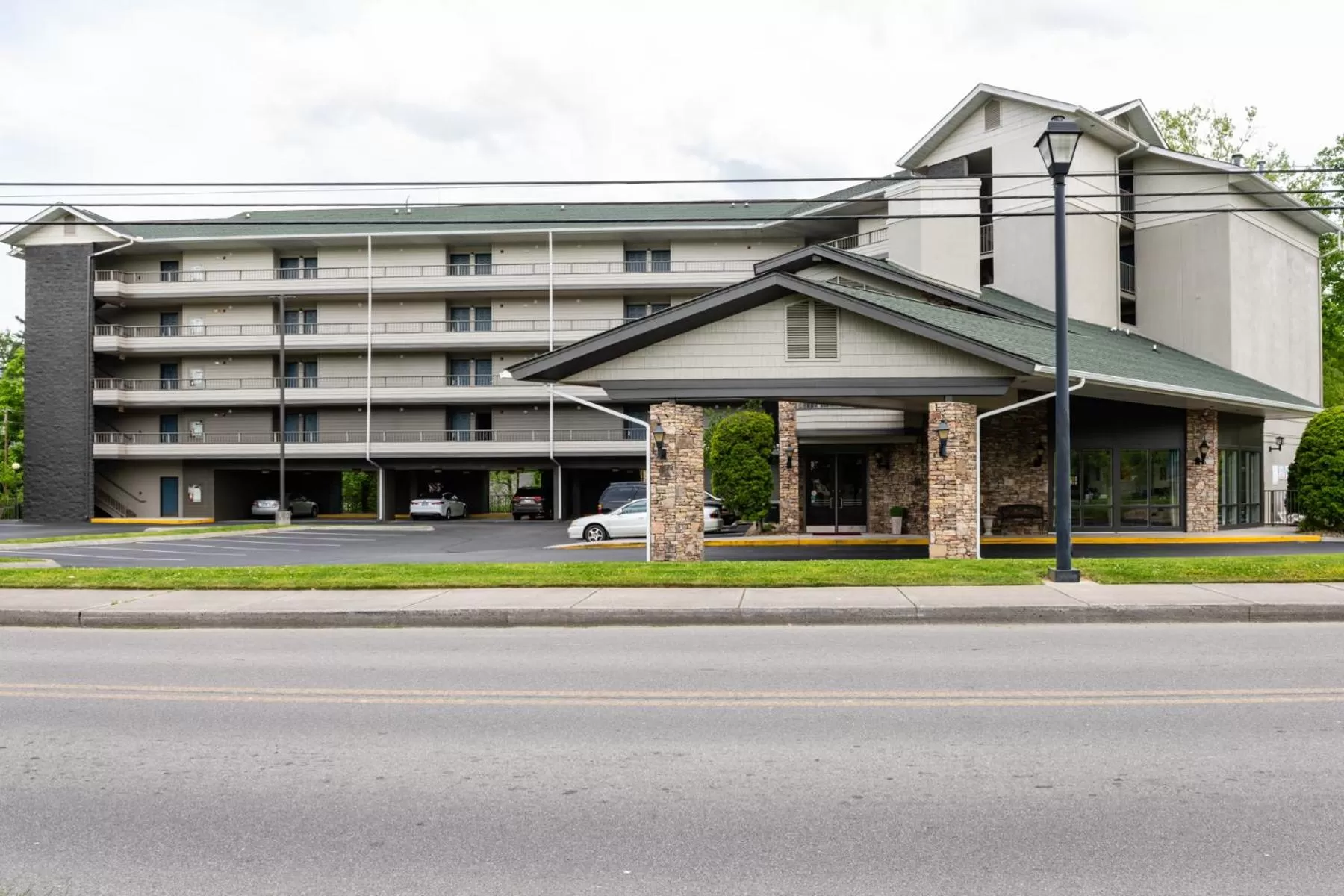 Property building in Twin Mountain Inn & Suites