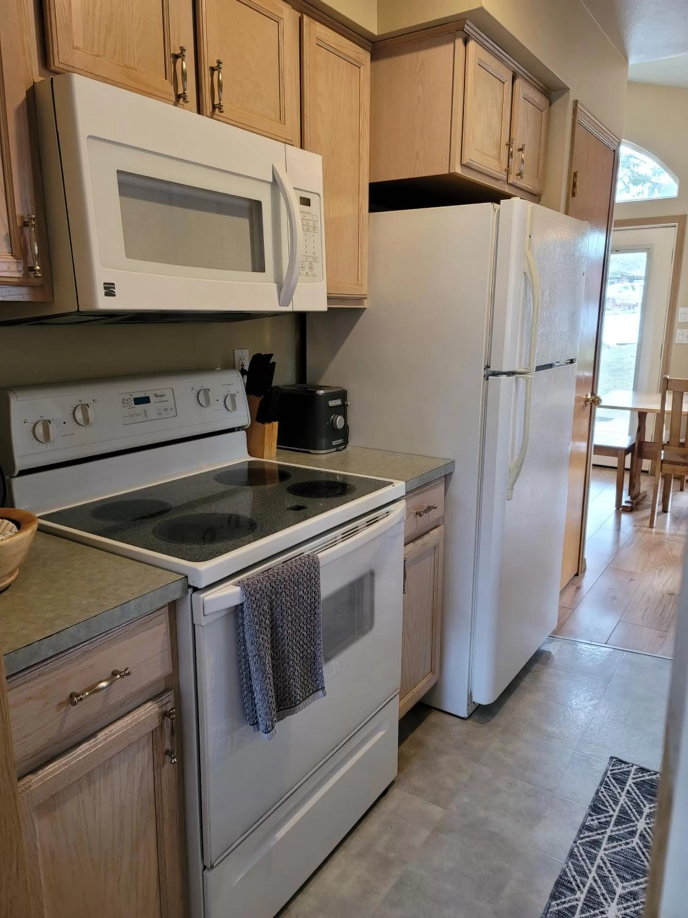 Riverfront Motel & Cabins