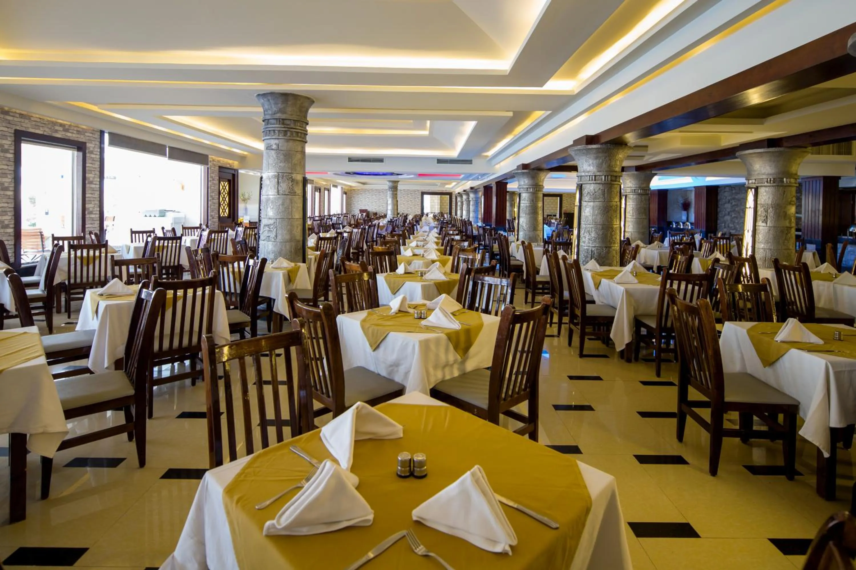 Restaurant/places to eat in Mirage Bay Resort & Aqua Park