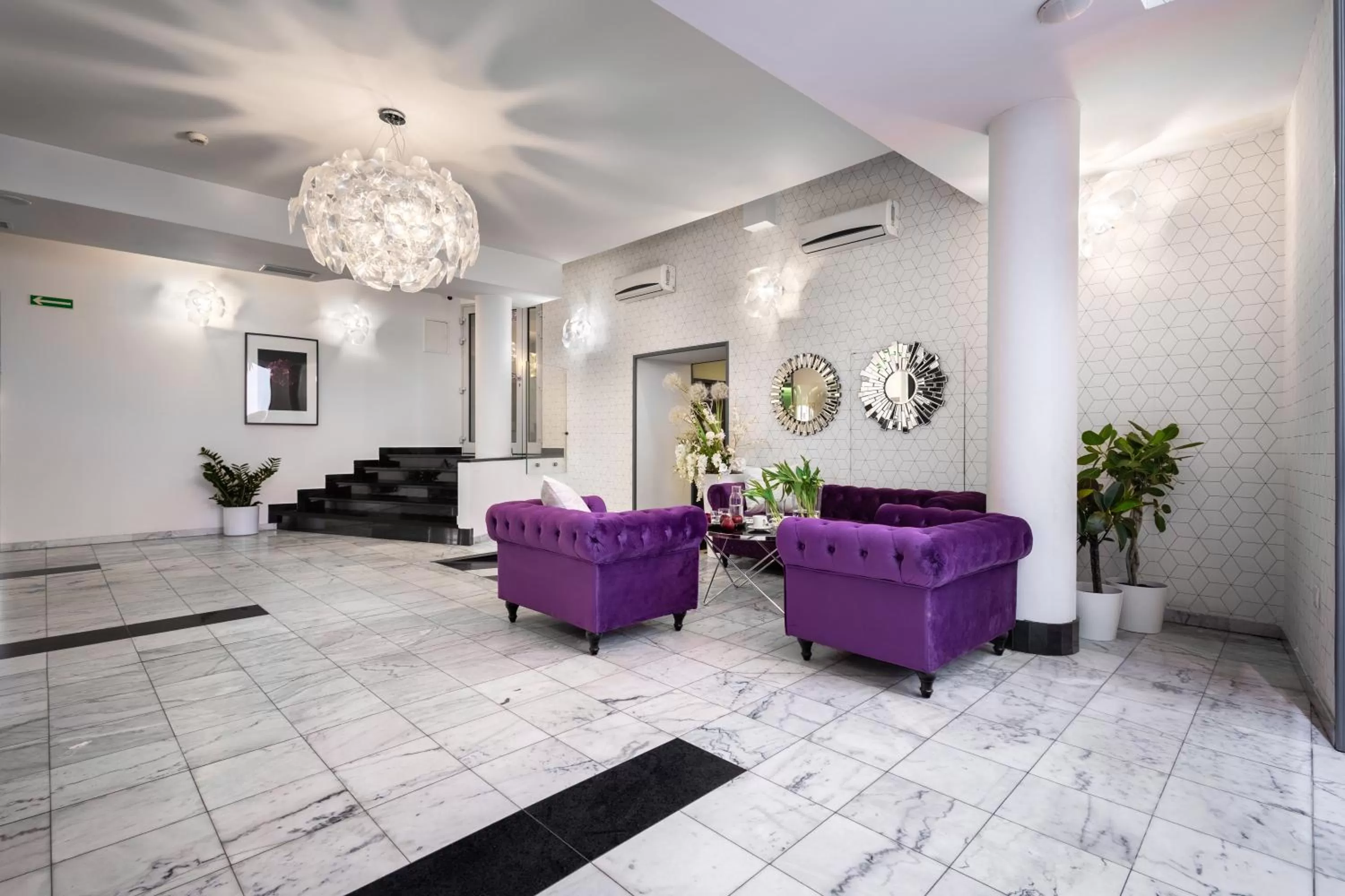 Lobby or reception in Hotel Sofia by The Railway Station Wroclaw