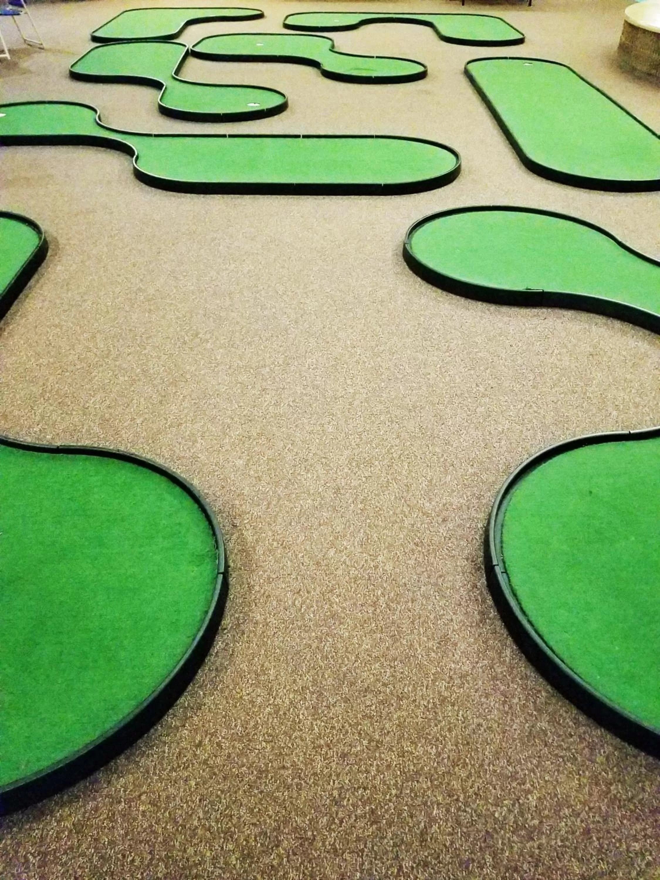 Minigolf in Ramada by Wyndham Alpena