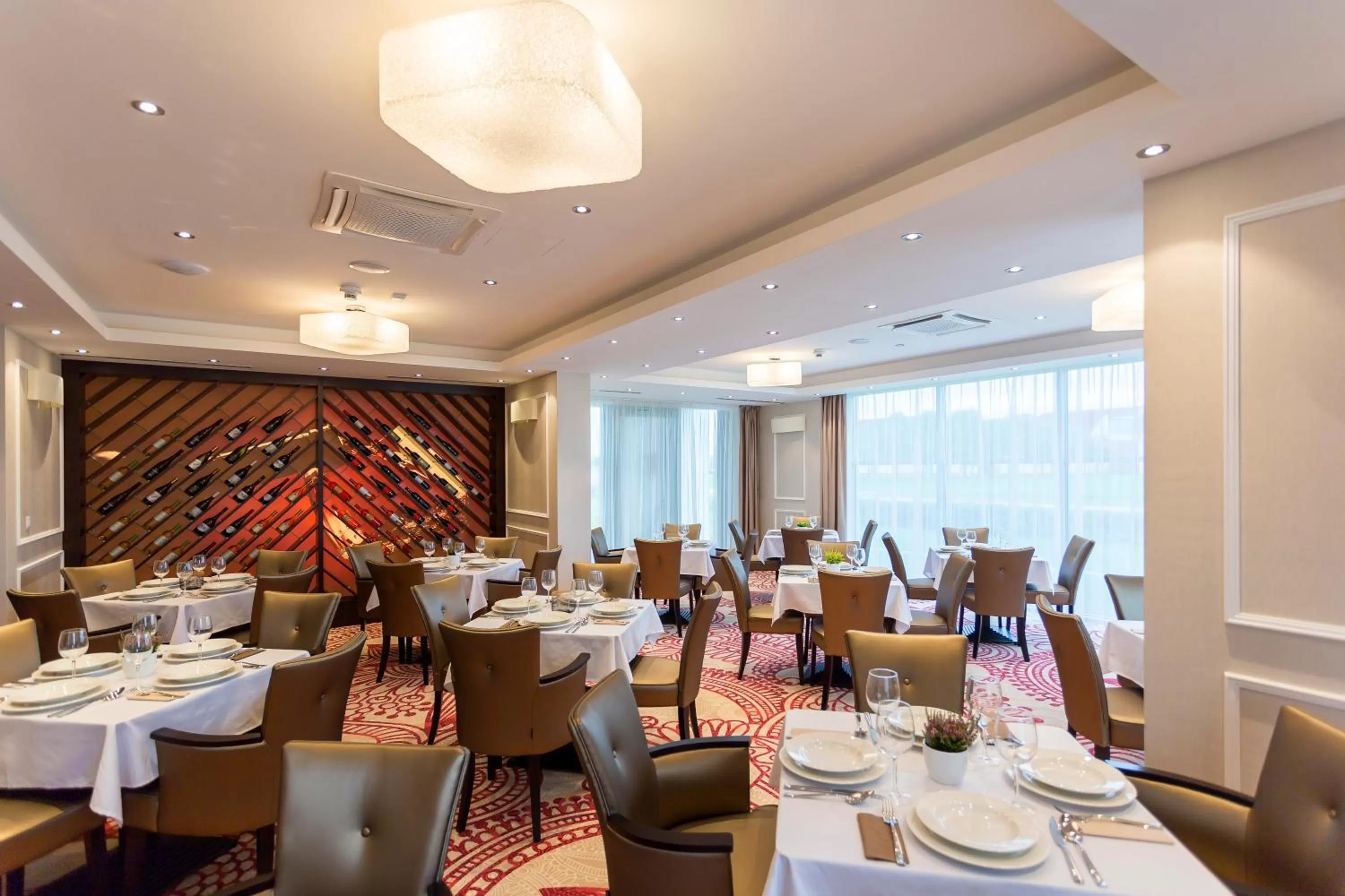 Restaurant/places to eat in Outlet Hotel Polgár