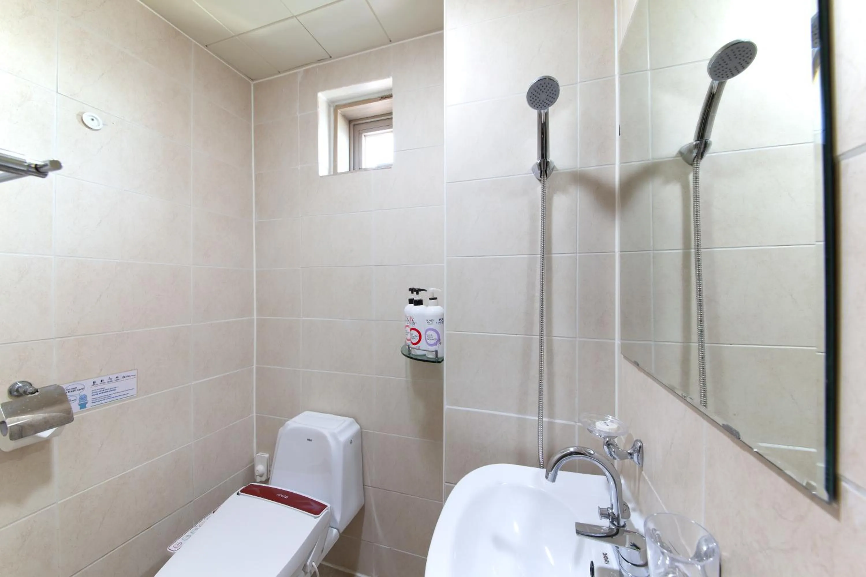 Toilet in K-Grand Hostel Dongdaemun