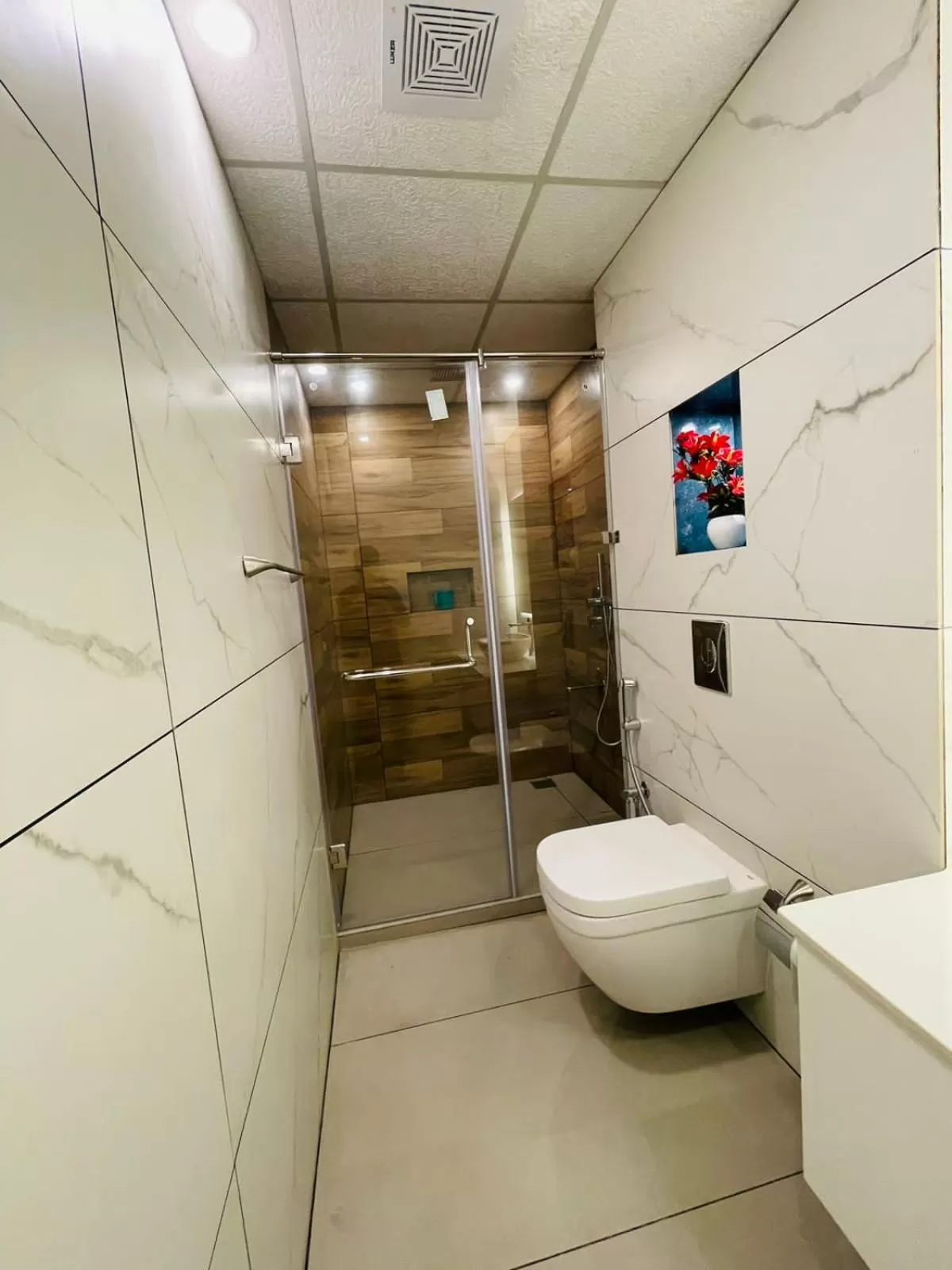 Bathroom in Garden Bay Resort