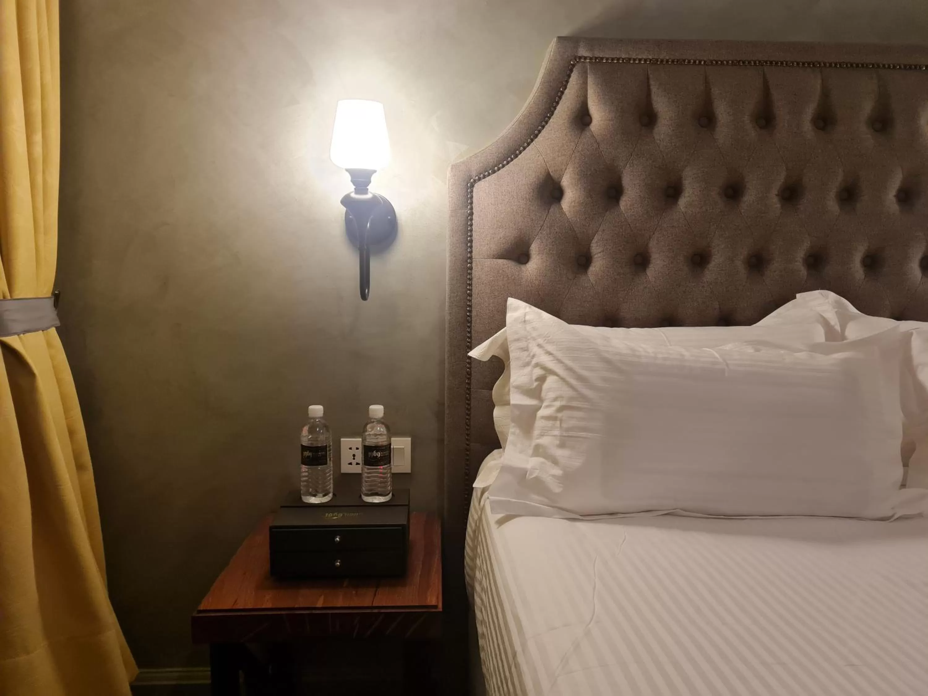 Bed in 1969 Business Suites @ Ipoh Garden