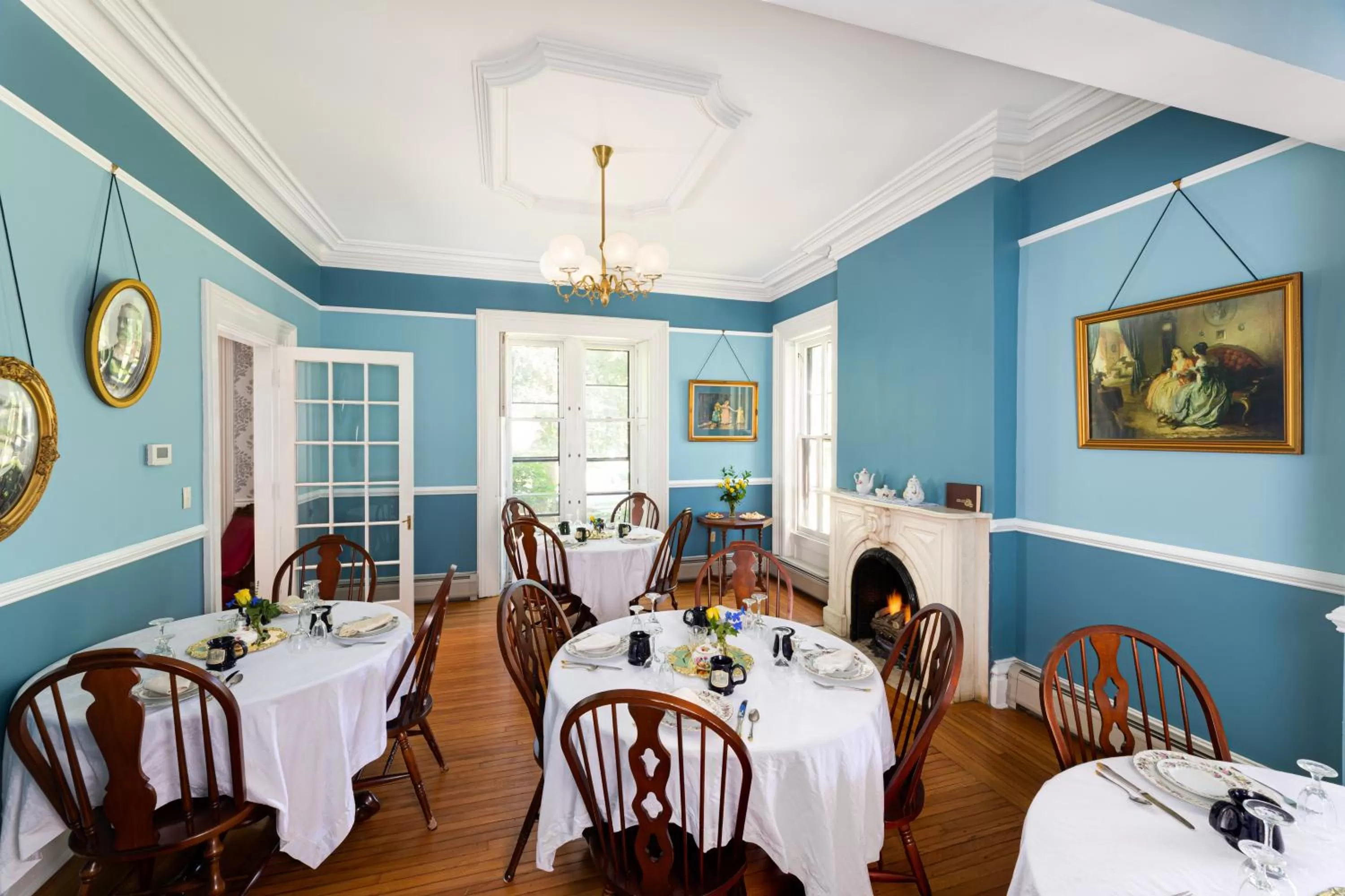 Dining area in Rosemont Inn