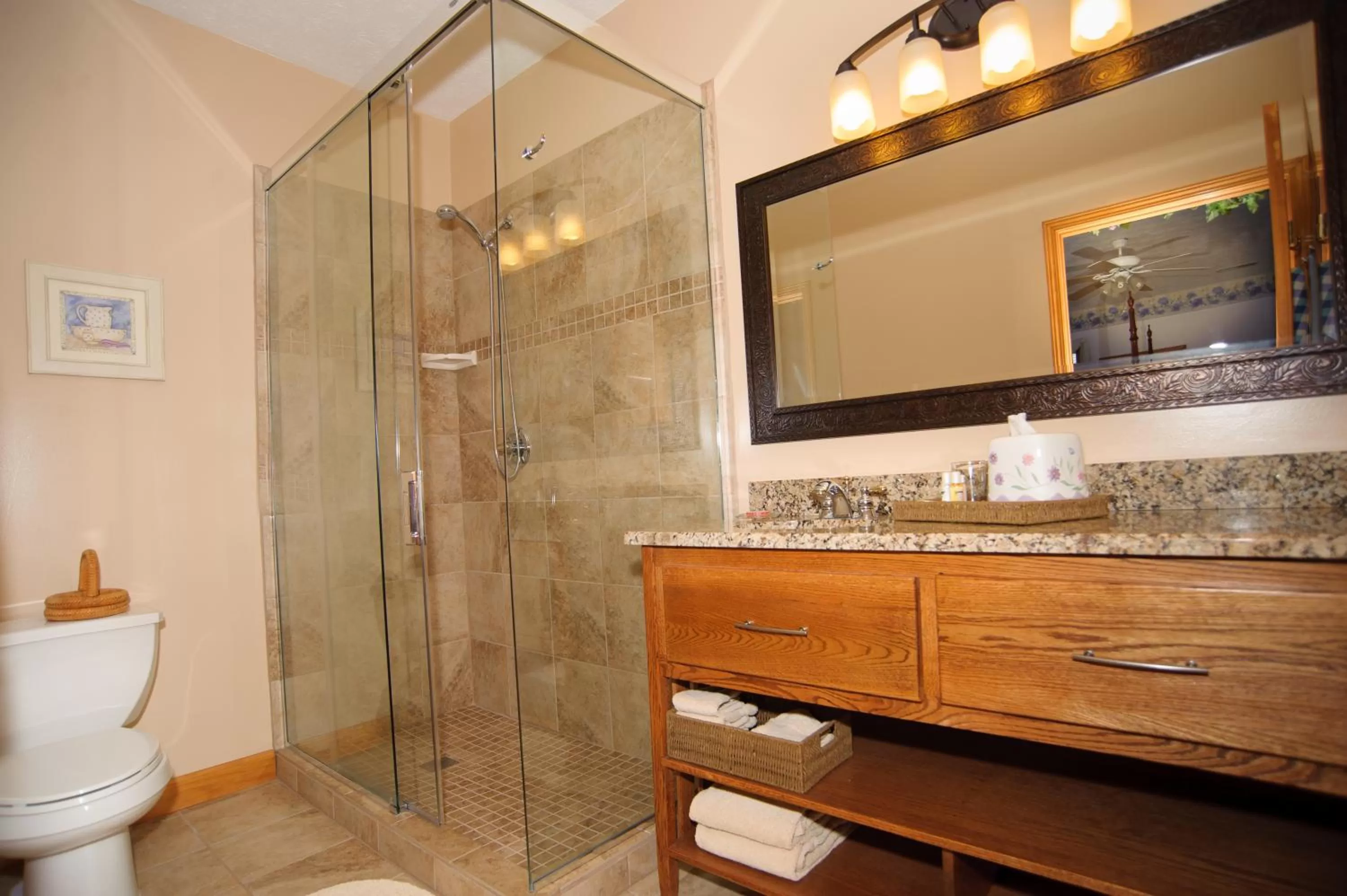 Bathroom in Berry Springs Lodge